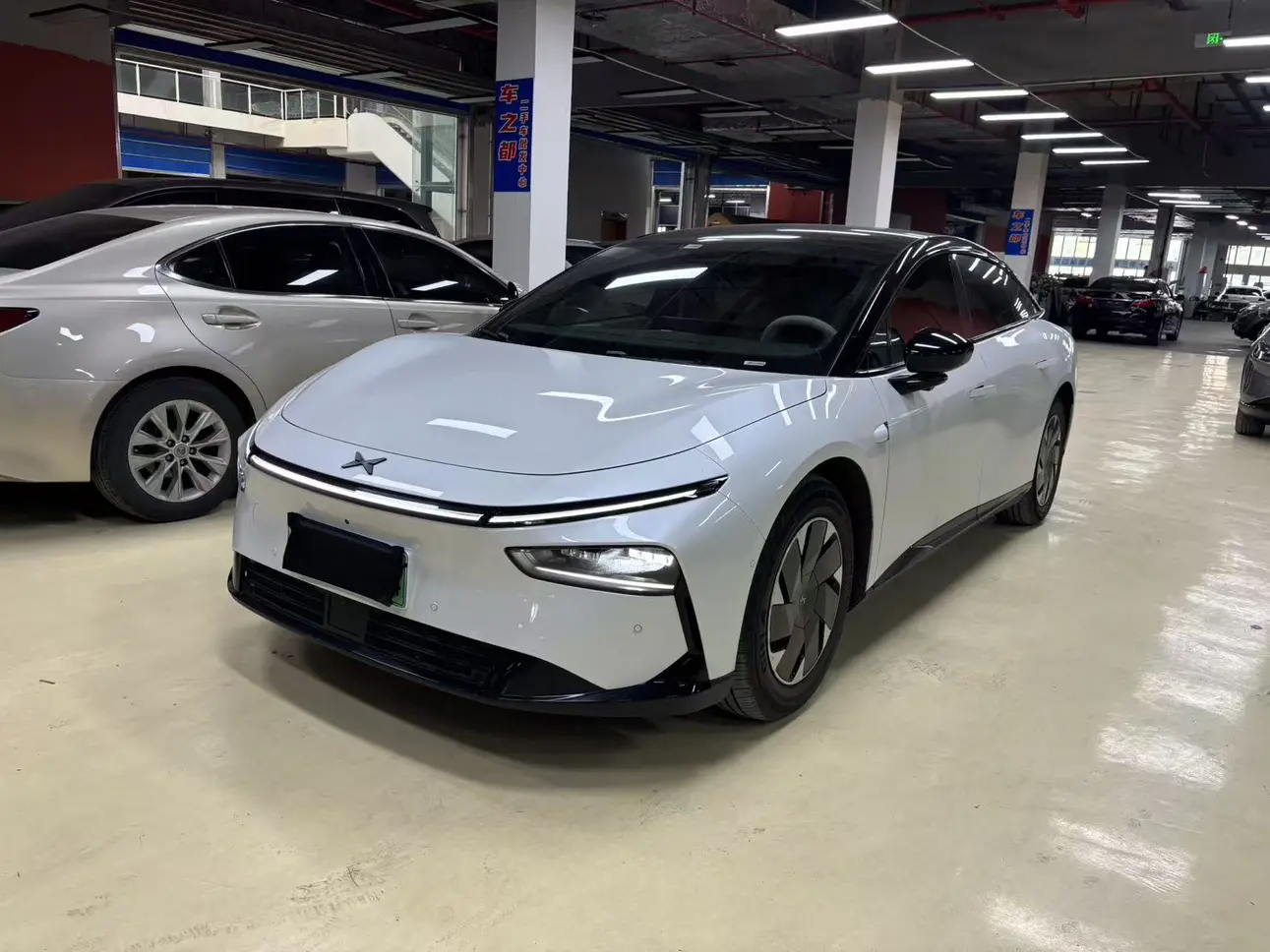 Xpeng P7+  из Китая