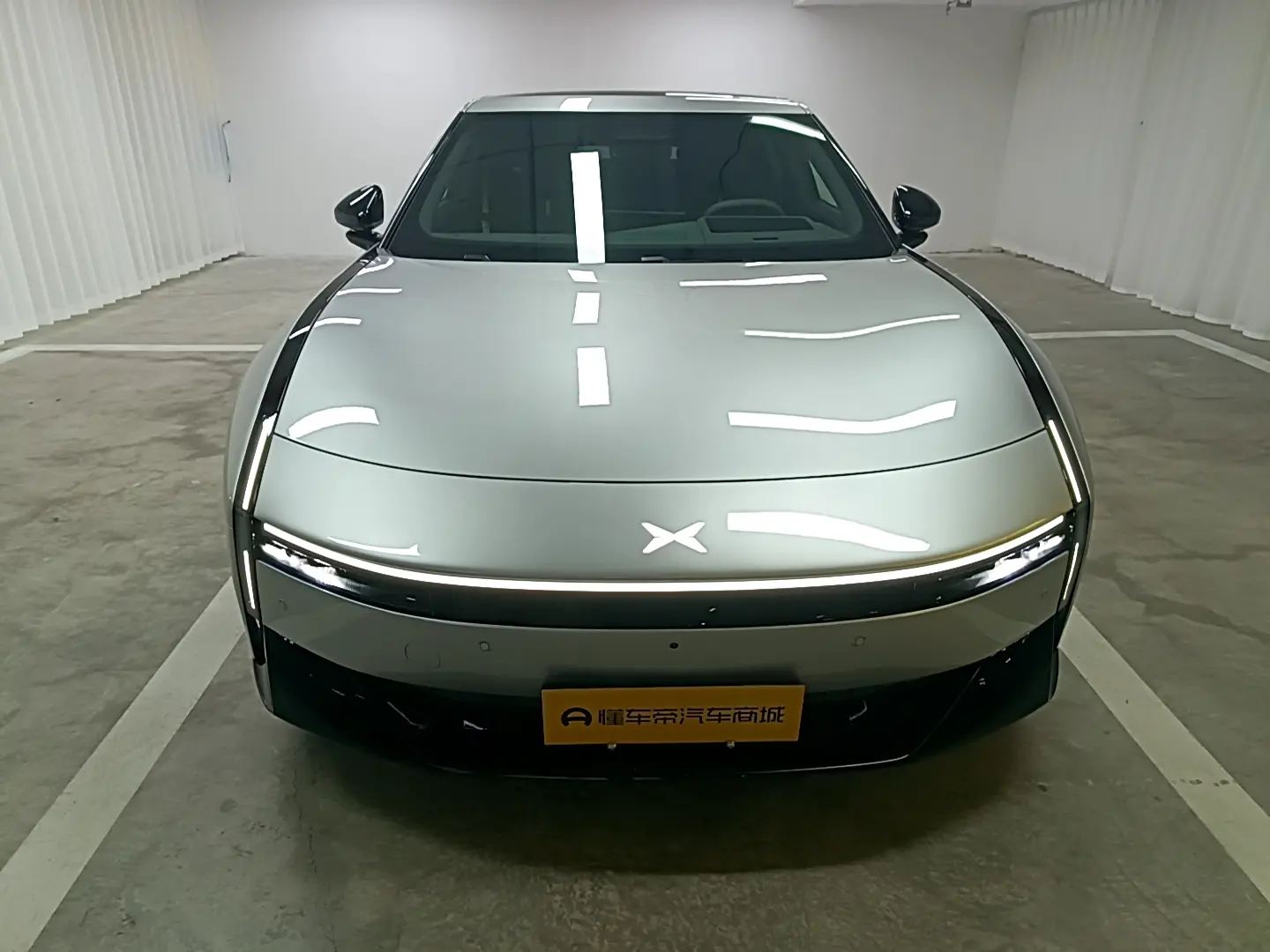 Xpeng P7  из Китая