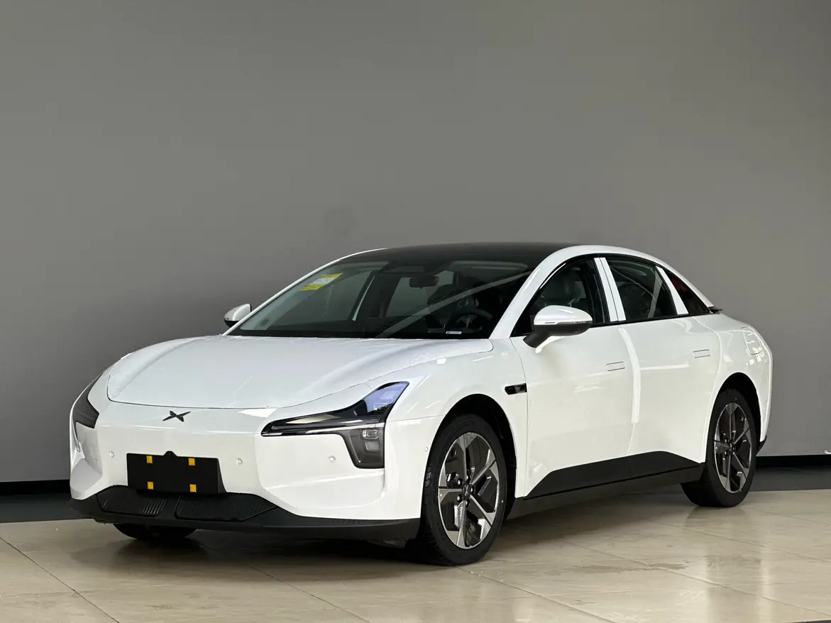 Xpeng Xiaopeng MONA M03  из Китая