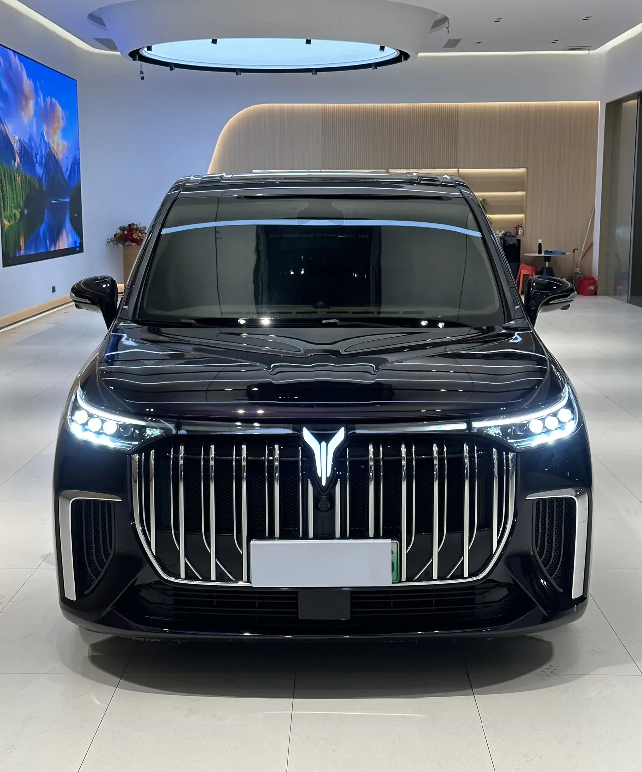 Voyah Lantu Dreamer PHEV  из Китая