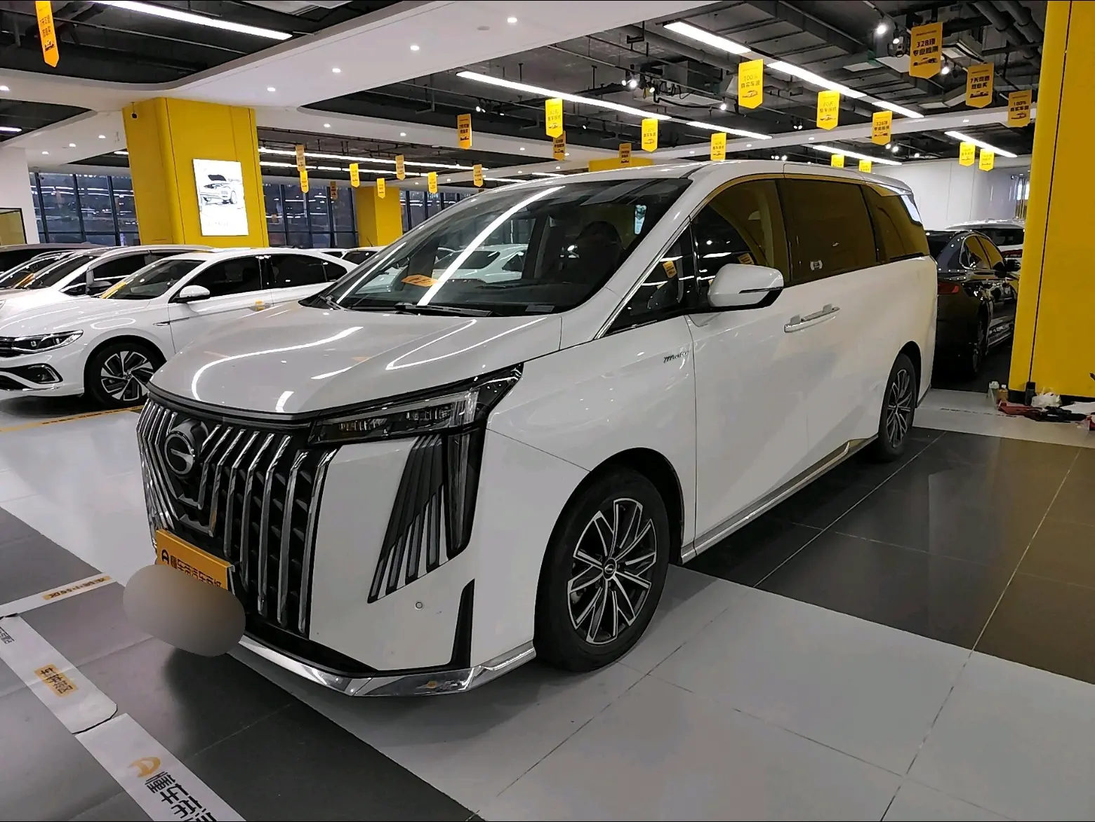 GAC Trumpchi M8  из Китая