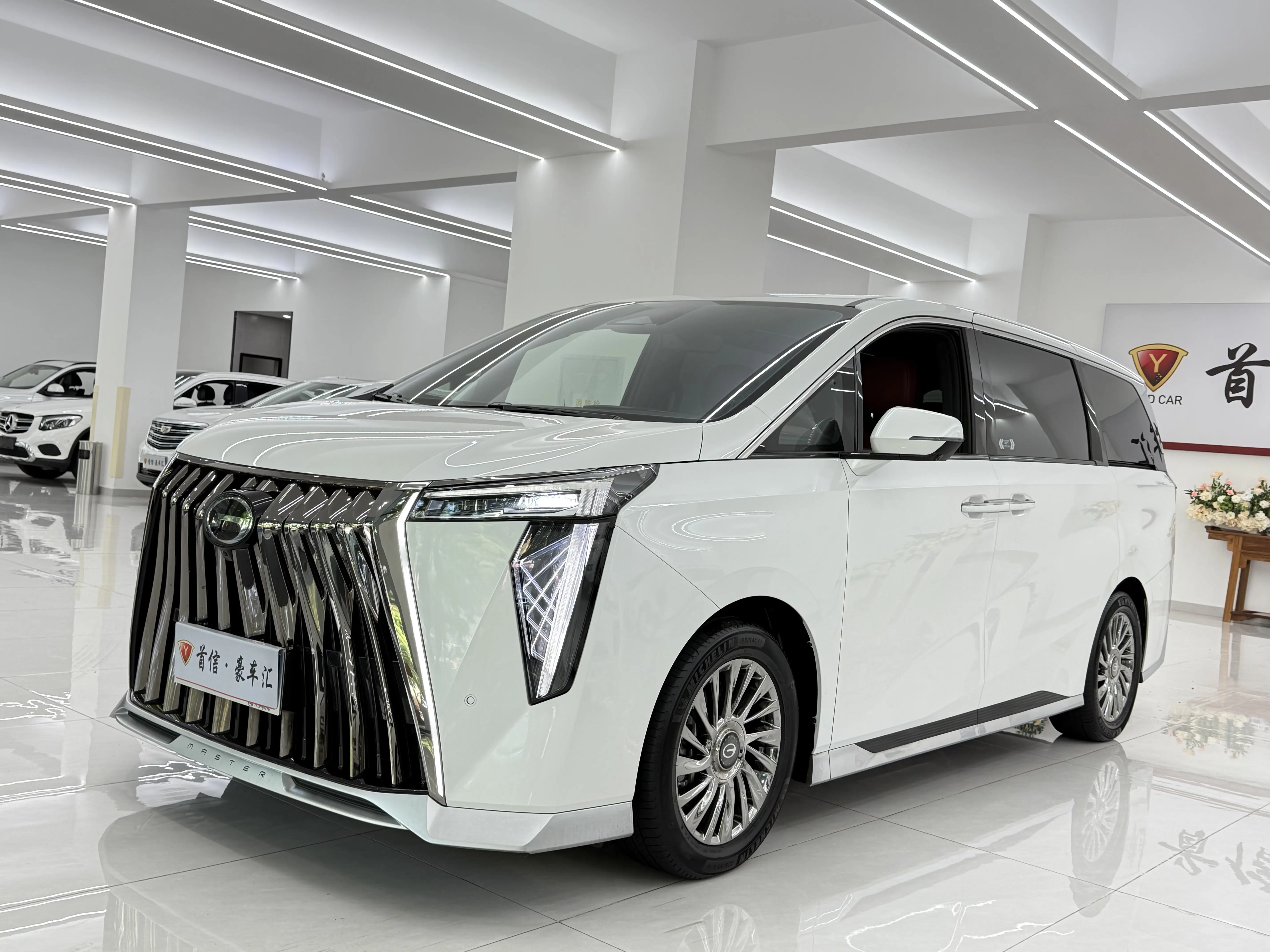 GAC Trumpchi M8  из Китая