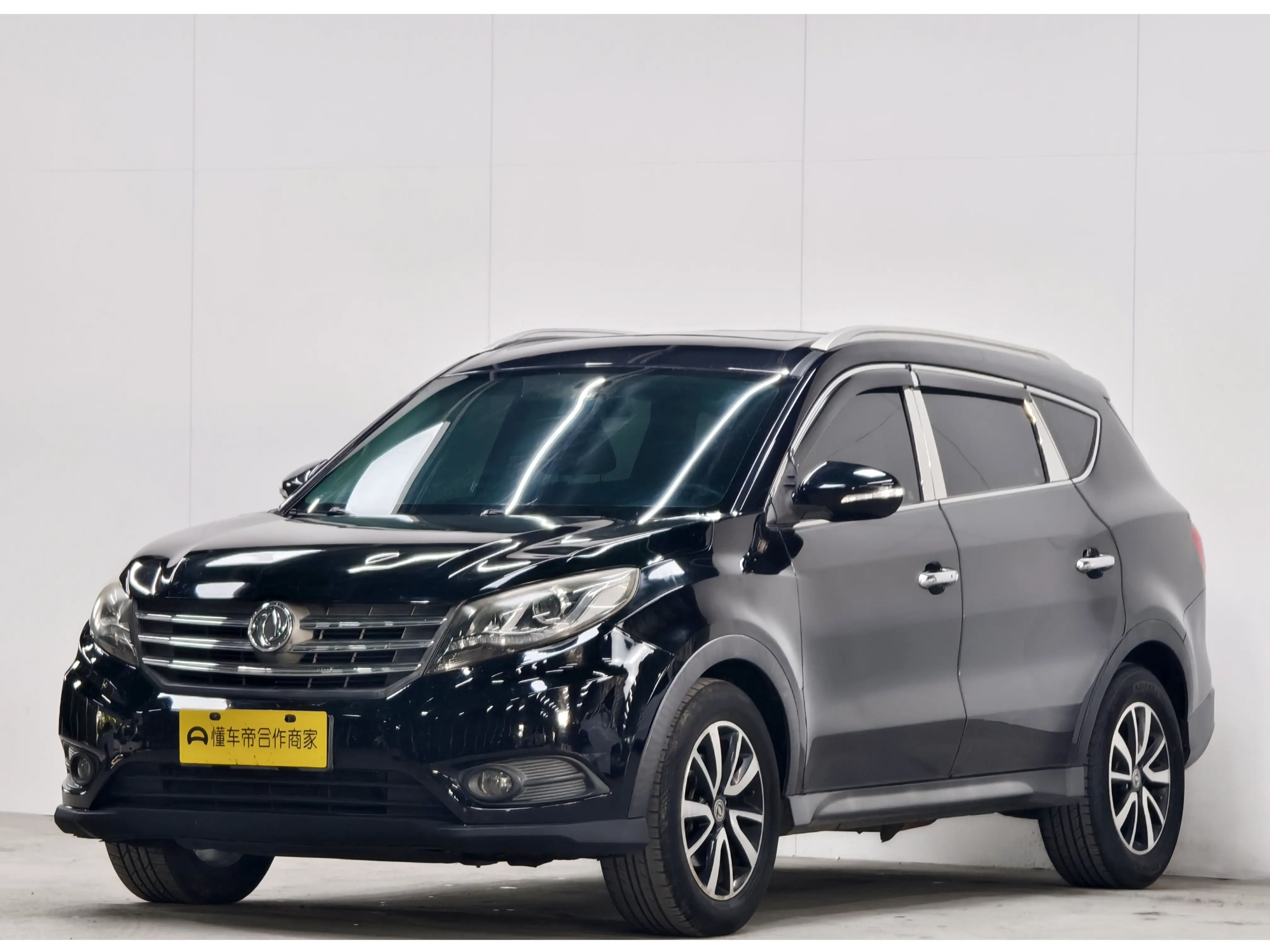 Dongfeng Fengon 580  из Китая