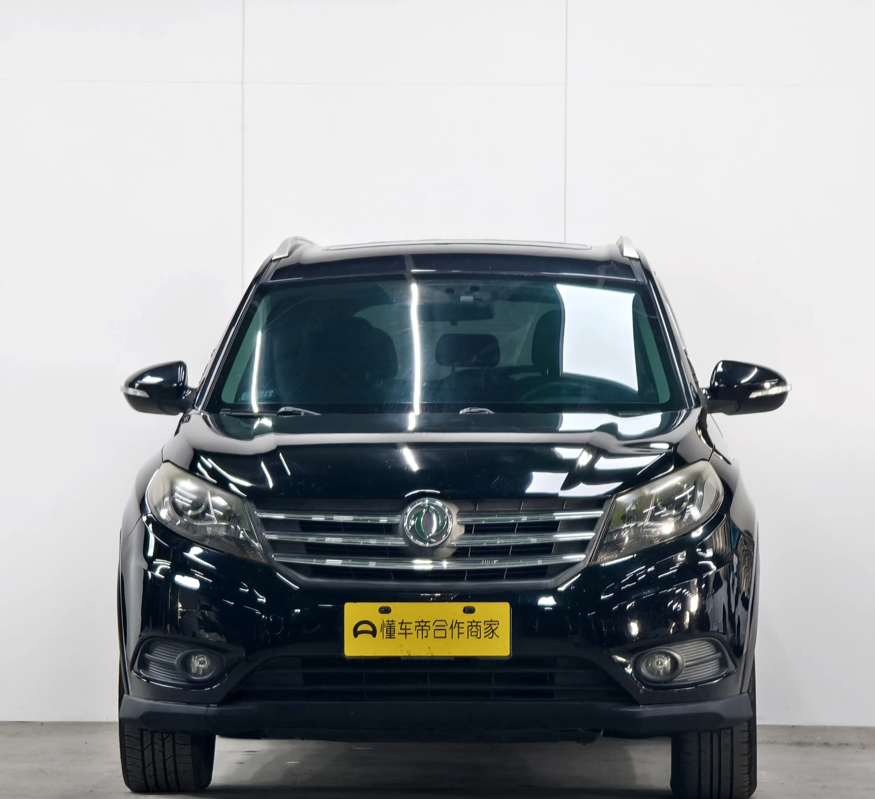 Dongfeng Fengon 580  из Китая