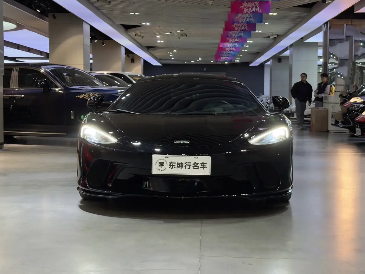 McLaren GT  из Китая