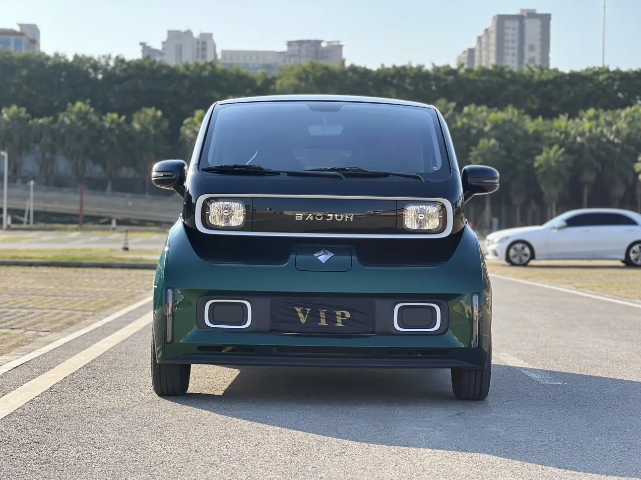 Baojun KiWi EV  из Китая