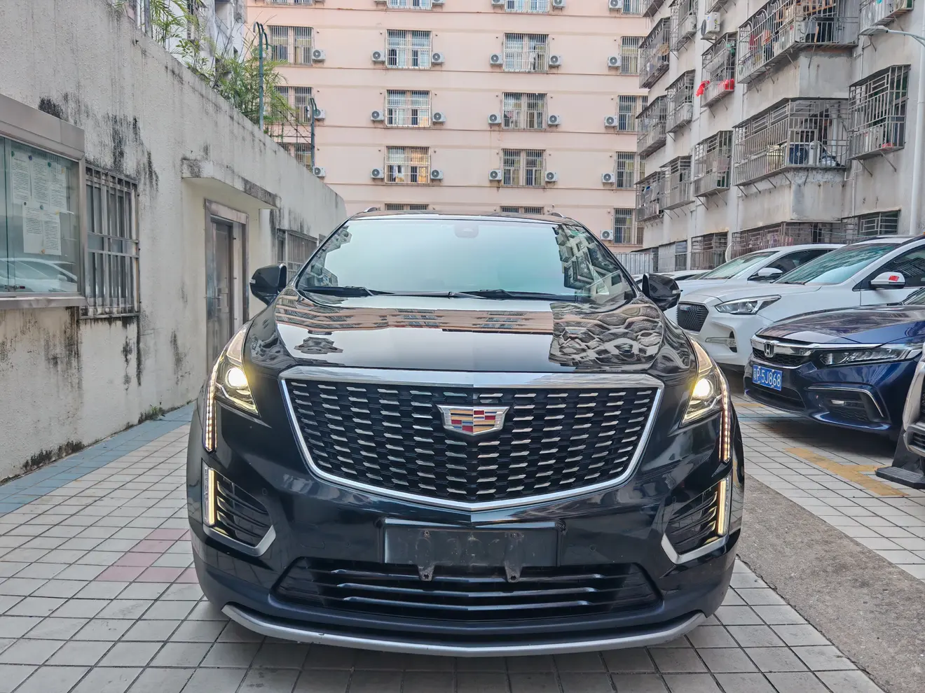 Cadillac XT5  из Китая