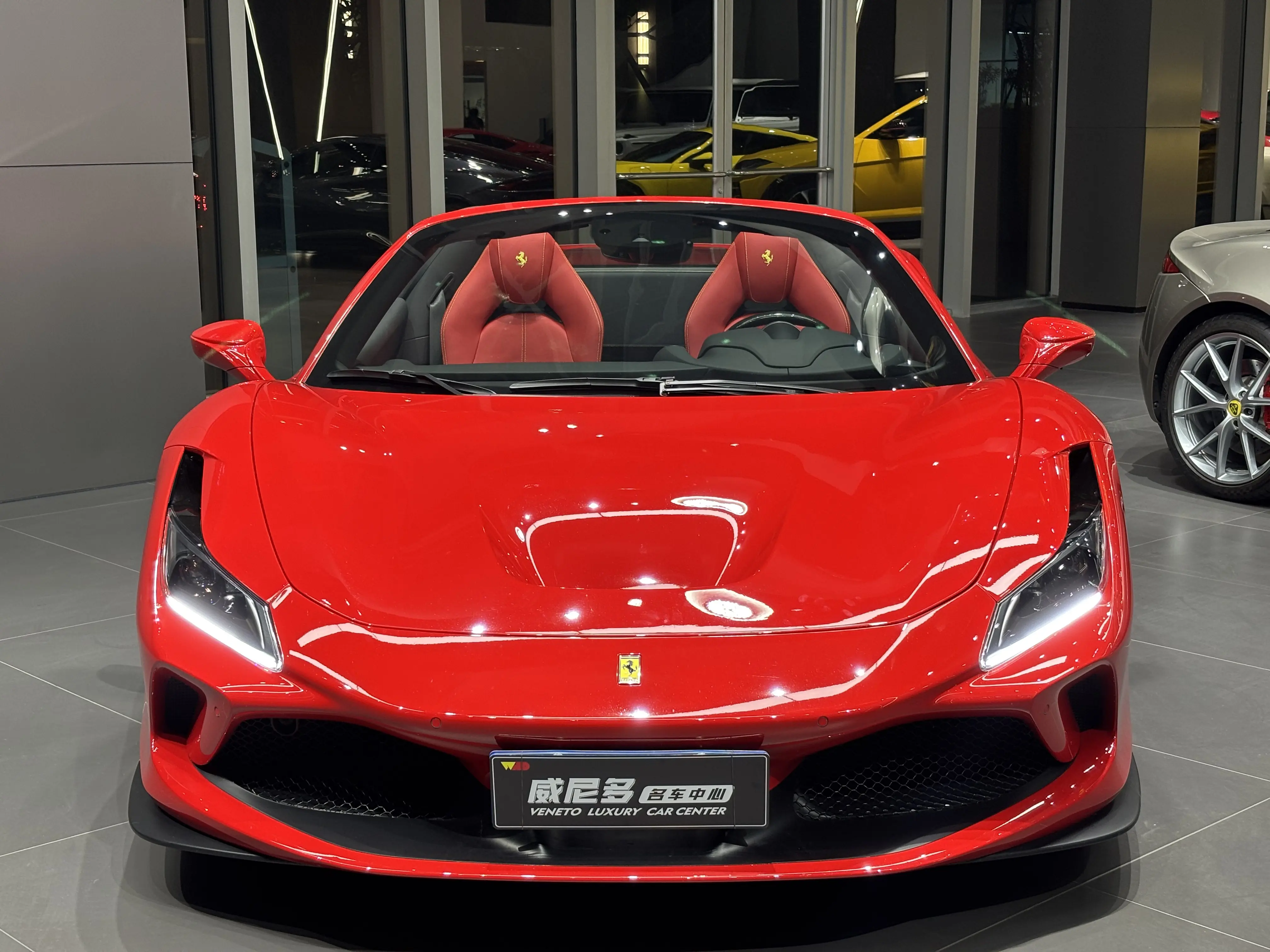 Ferrari F8  из Китая