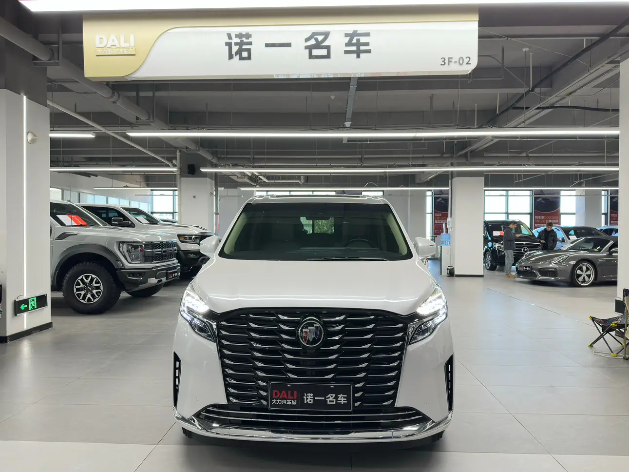 Buick GL8  из Китая