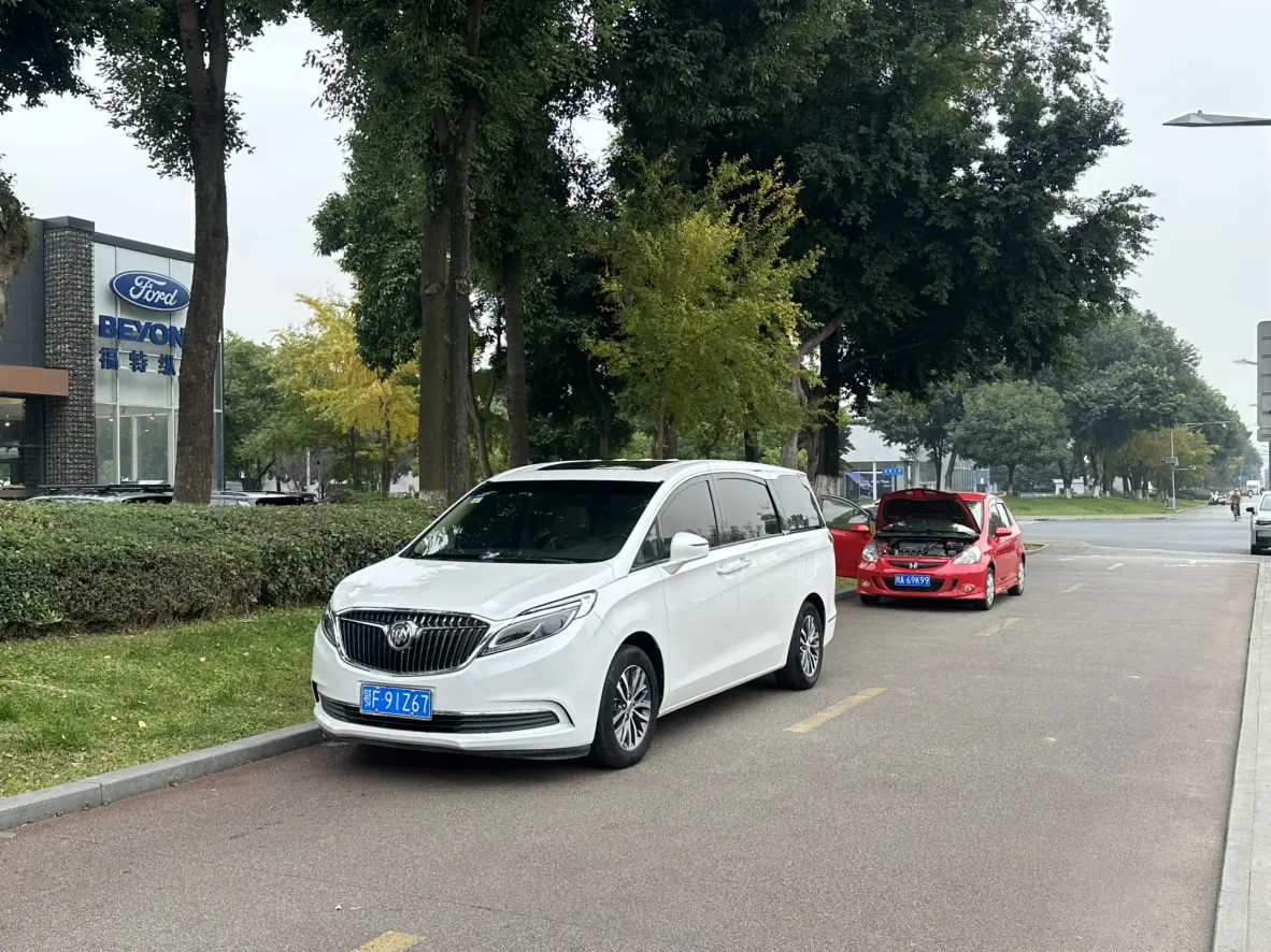 Buick GL8  из Китая