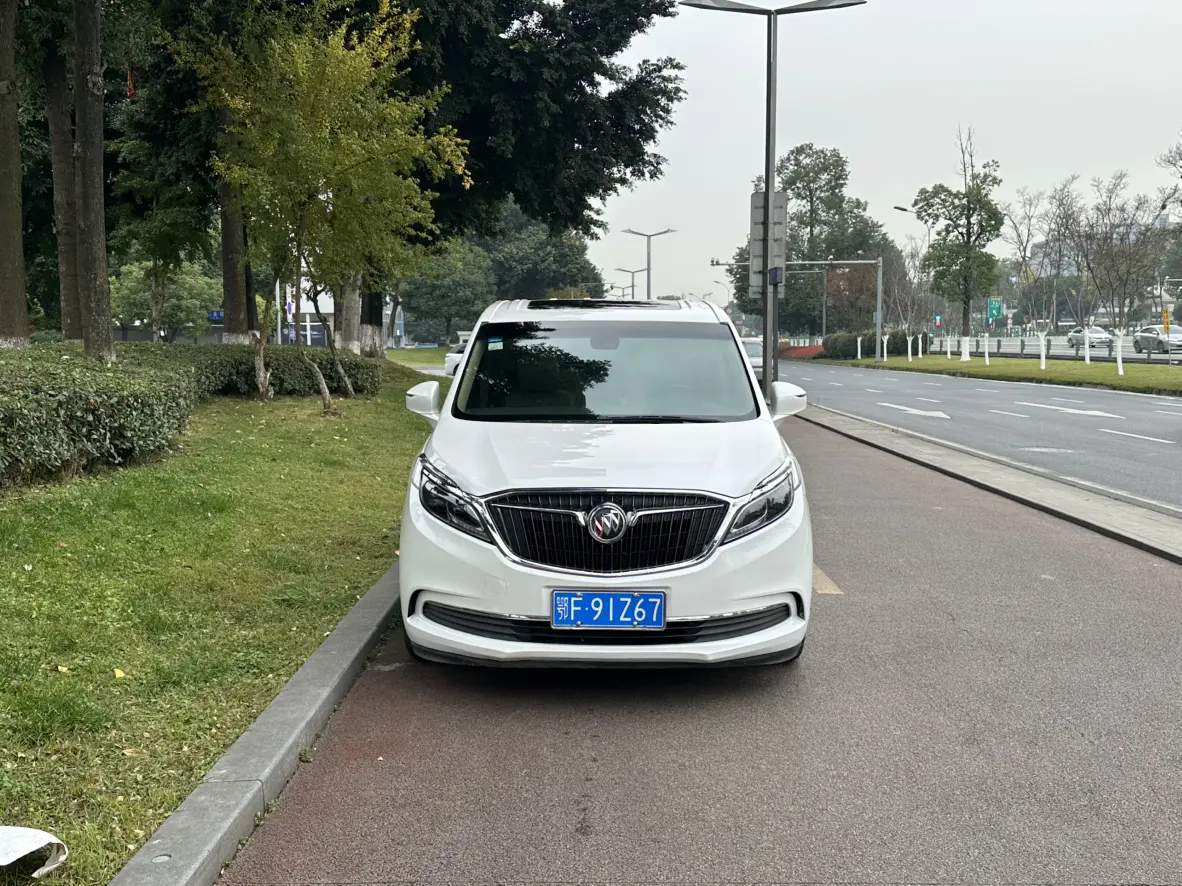 Buick GL8  из Китая