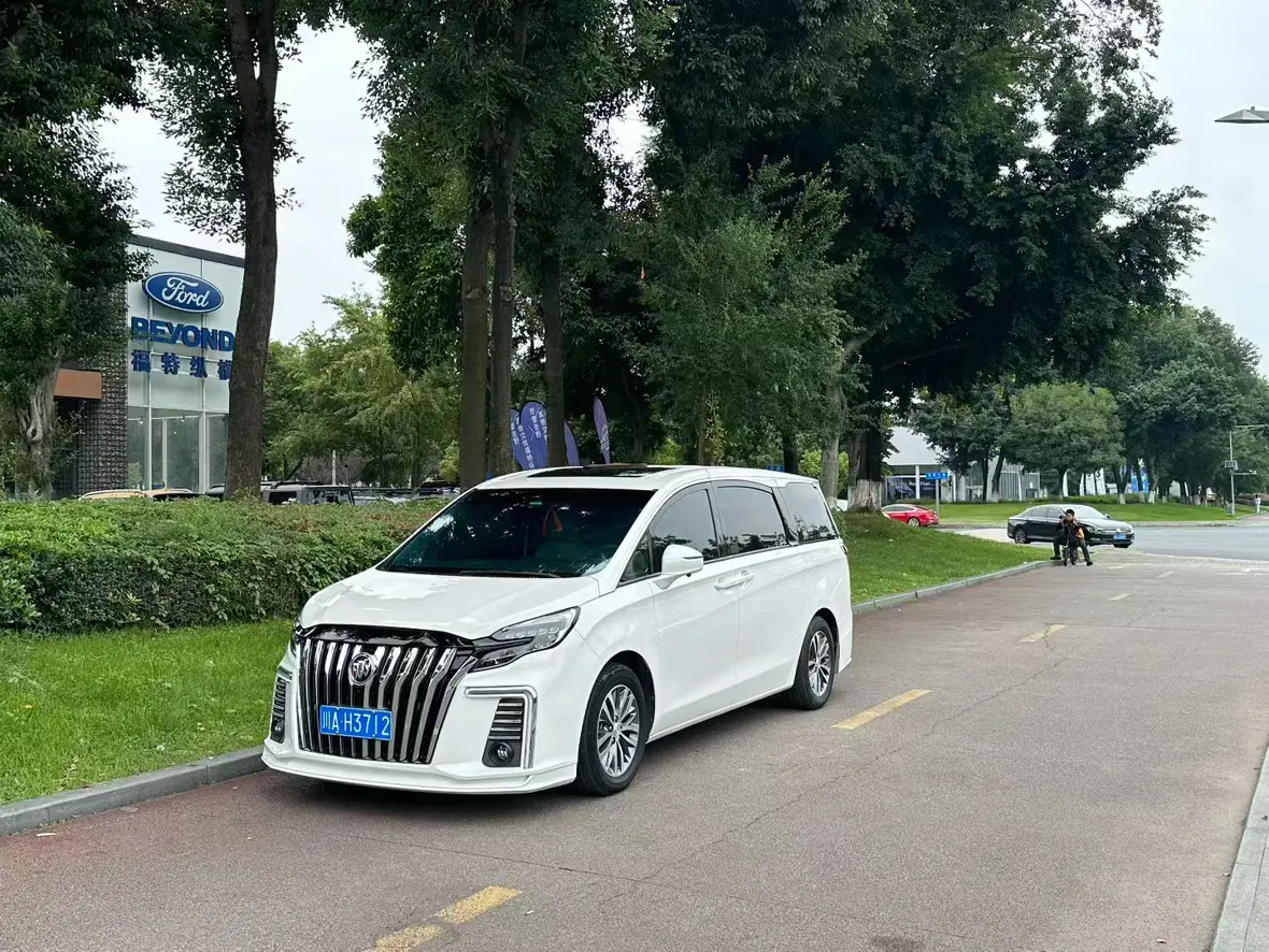 Buick GL8  из Китая