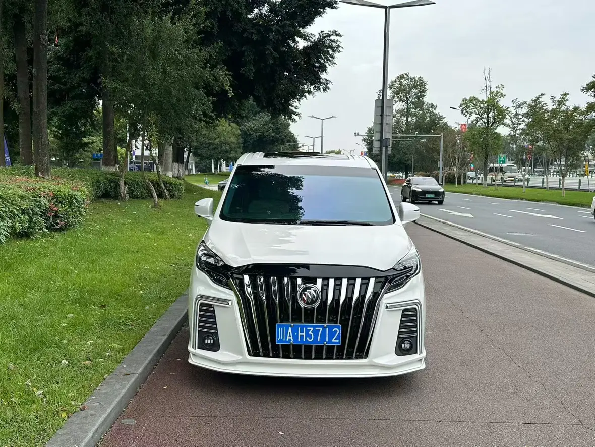 Buick GL8  из Китая