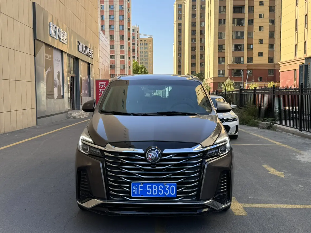 Buick GL8  из Китая