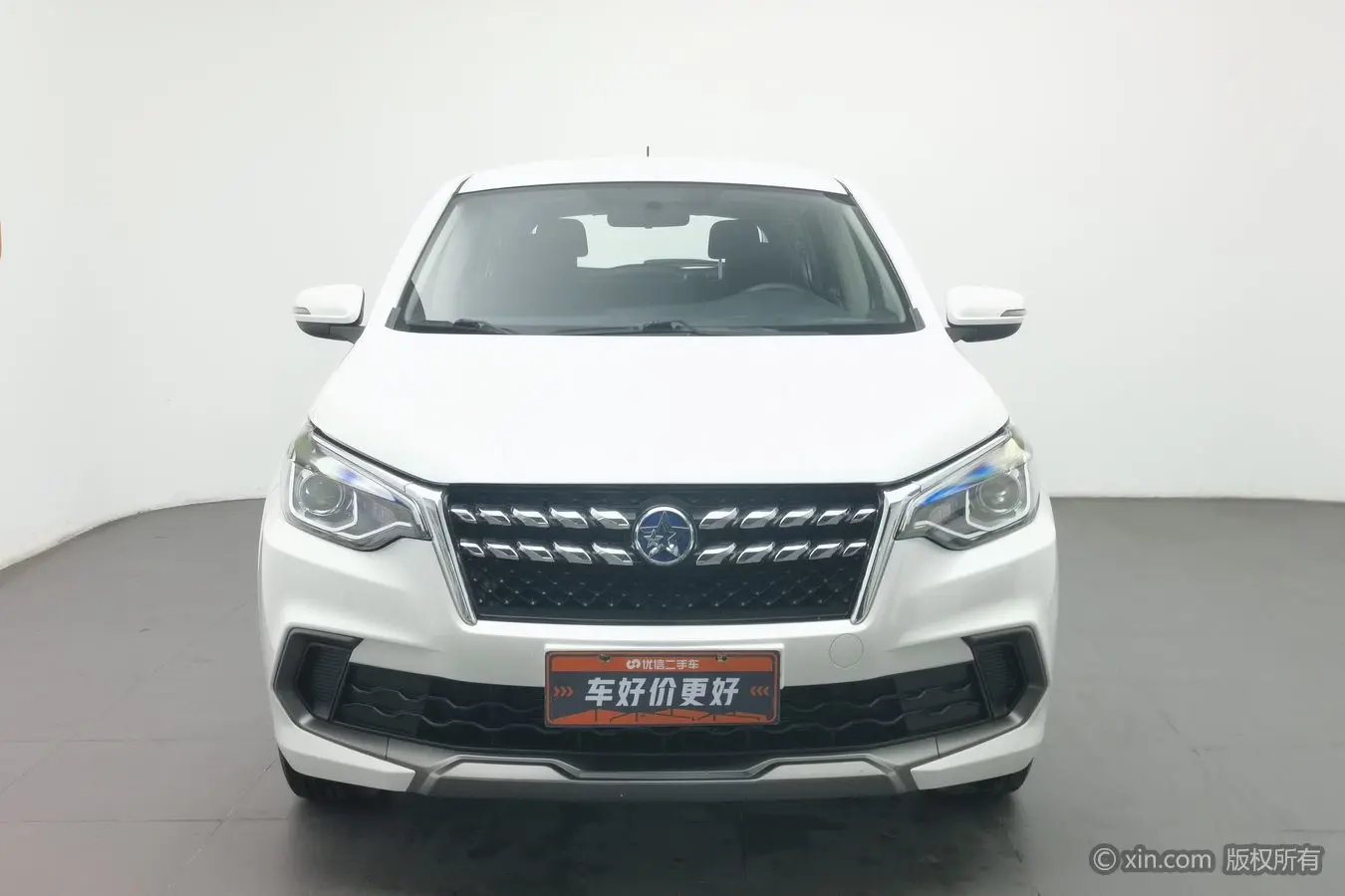 Kai Chen Venucia T70  из Китая