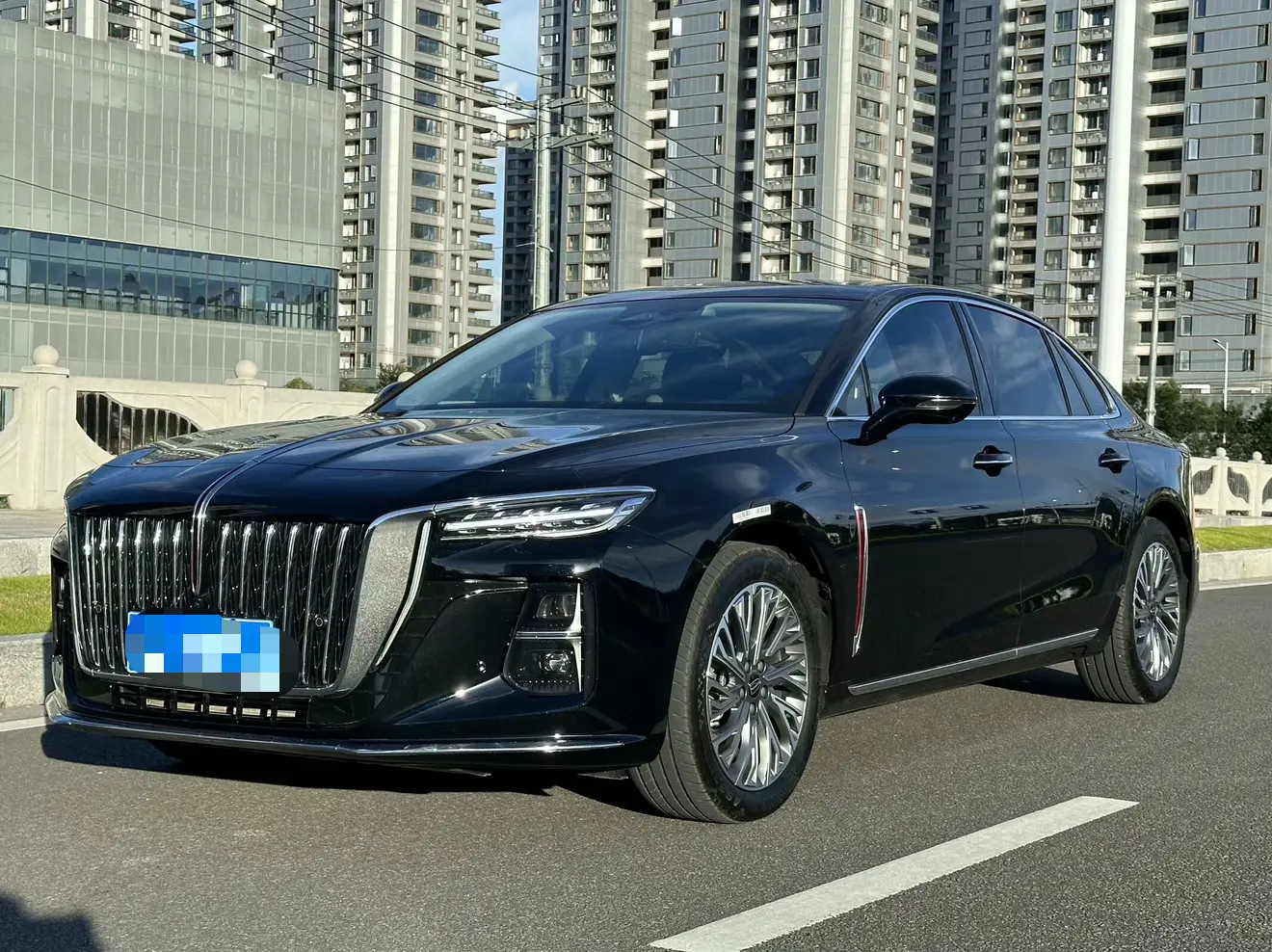 Hongqi H5  из Китая