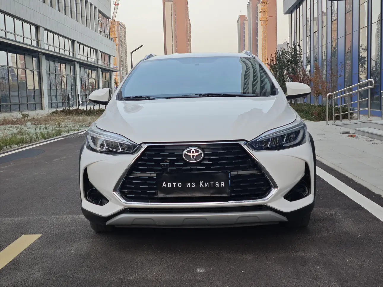 Toyota Yaris L  из Китая