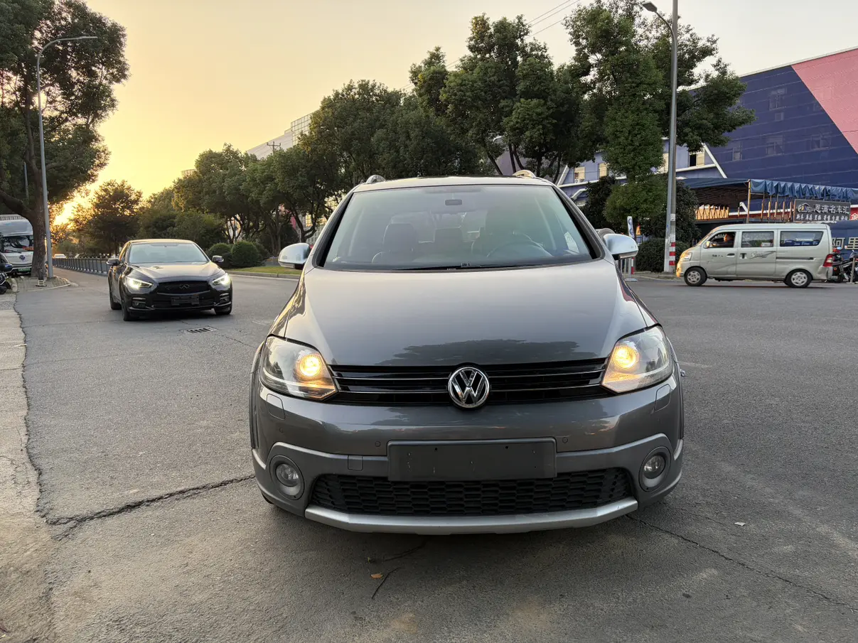 Volkswagen Golf  из Китая
