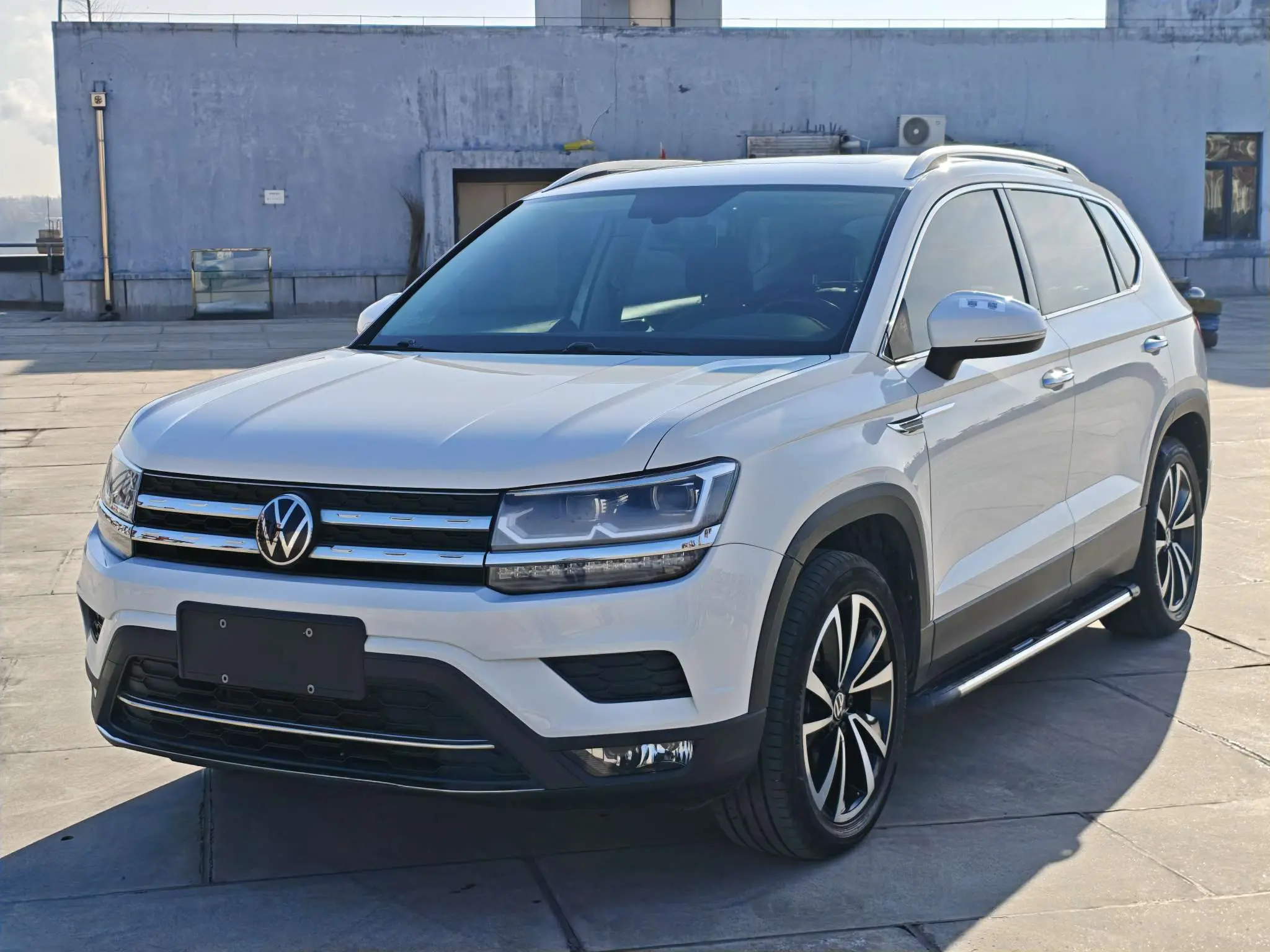 Volkswagen Tharu  из Китая