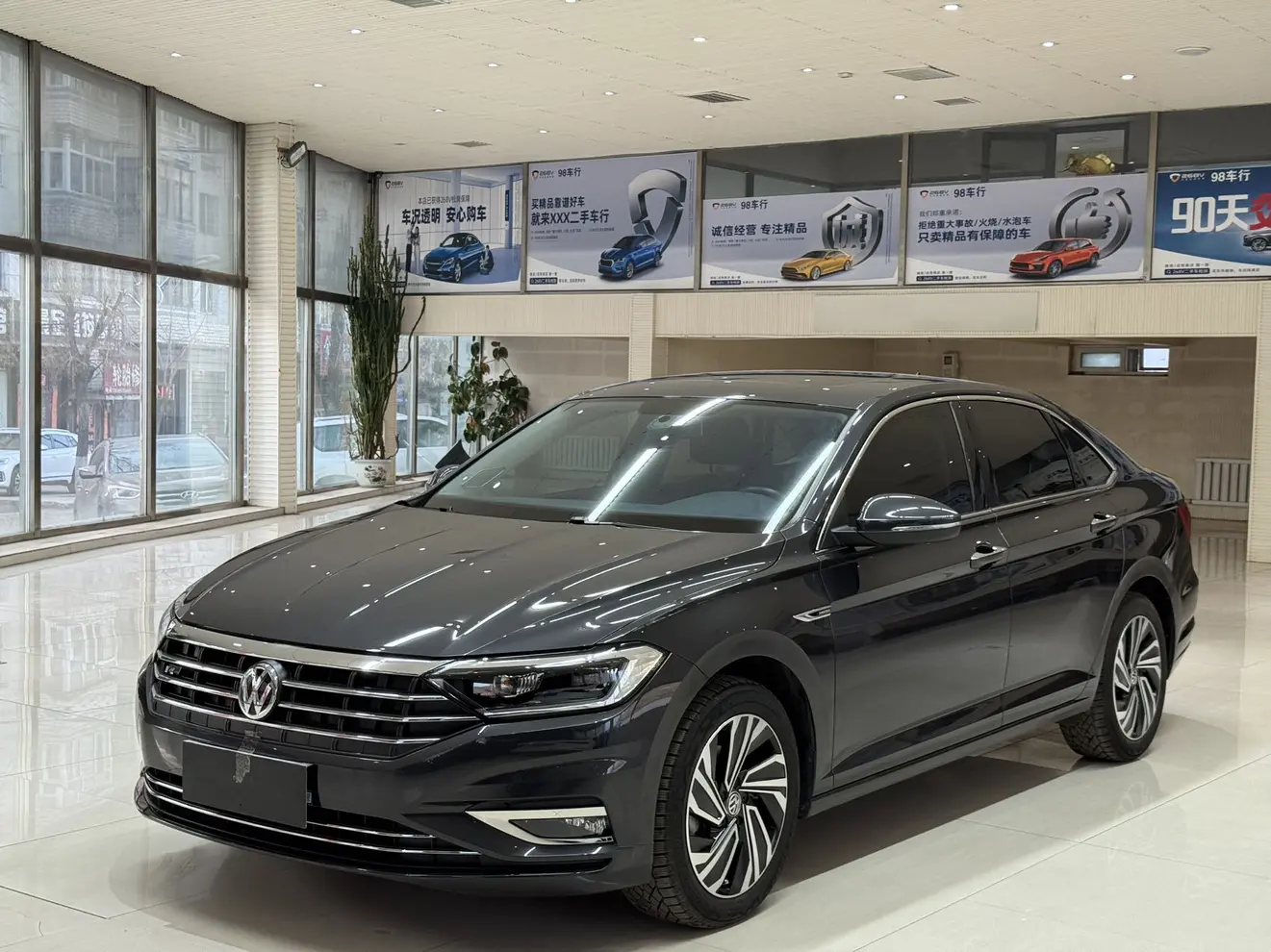 Volkswagen Sagitar  из Китая