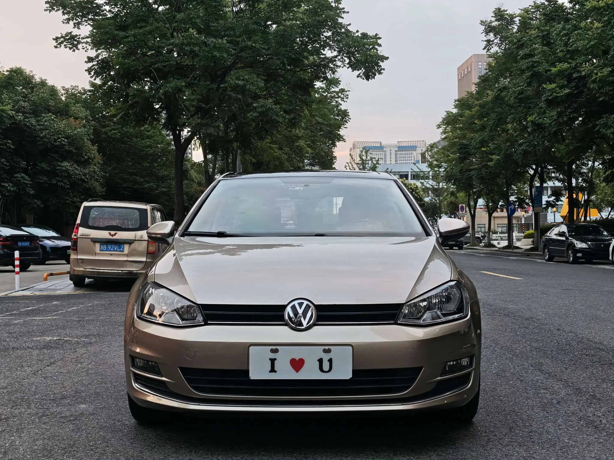 Volkswagen Golf  из Китая