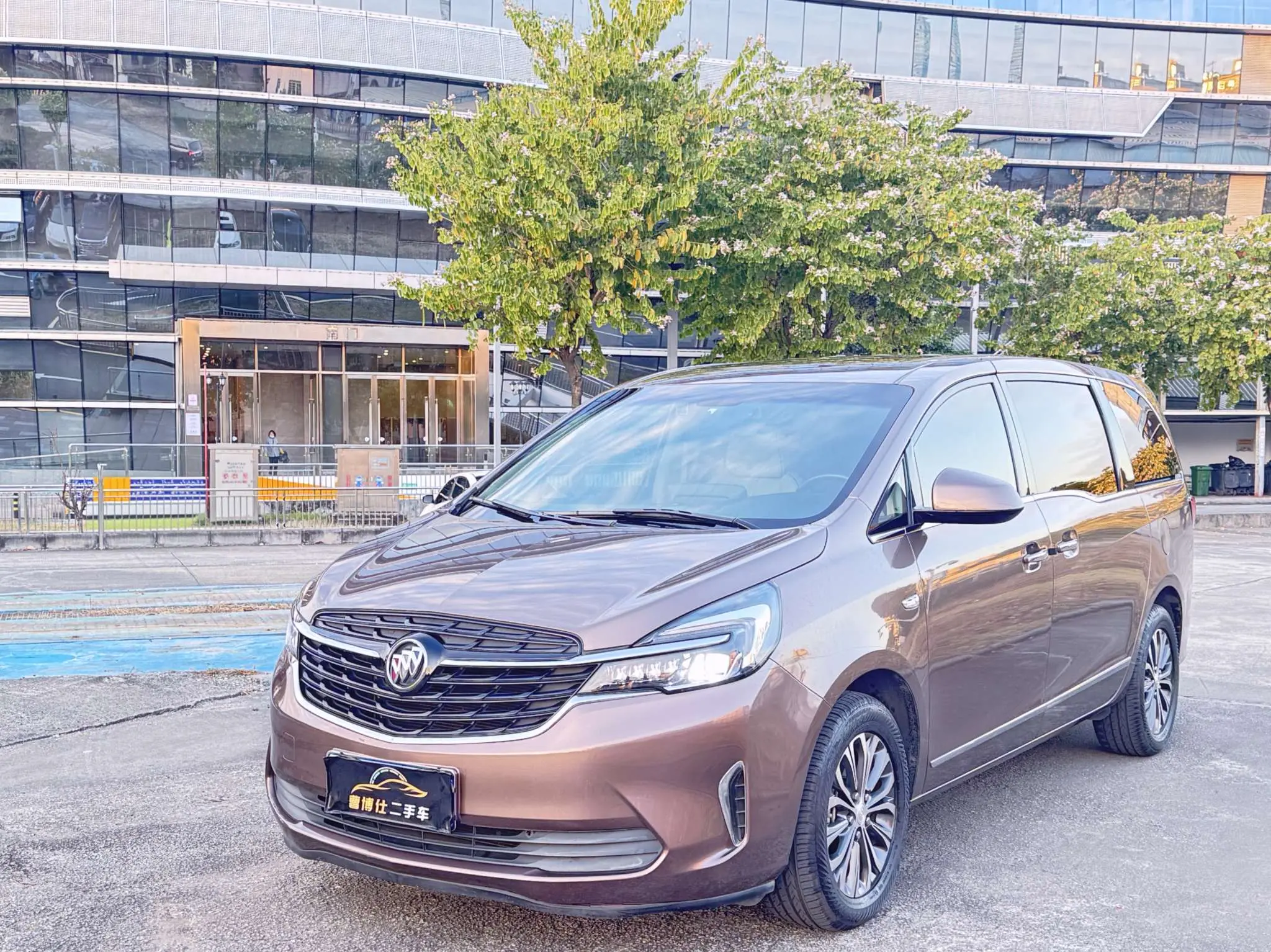 Buick GL8  из Китая