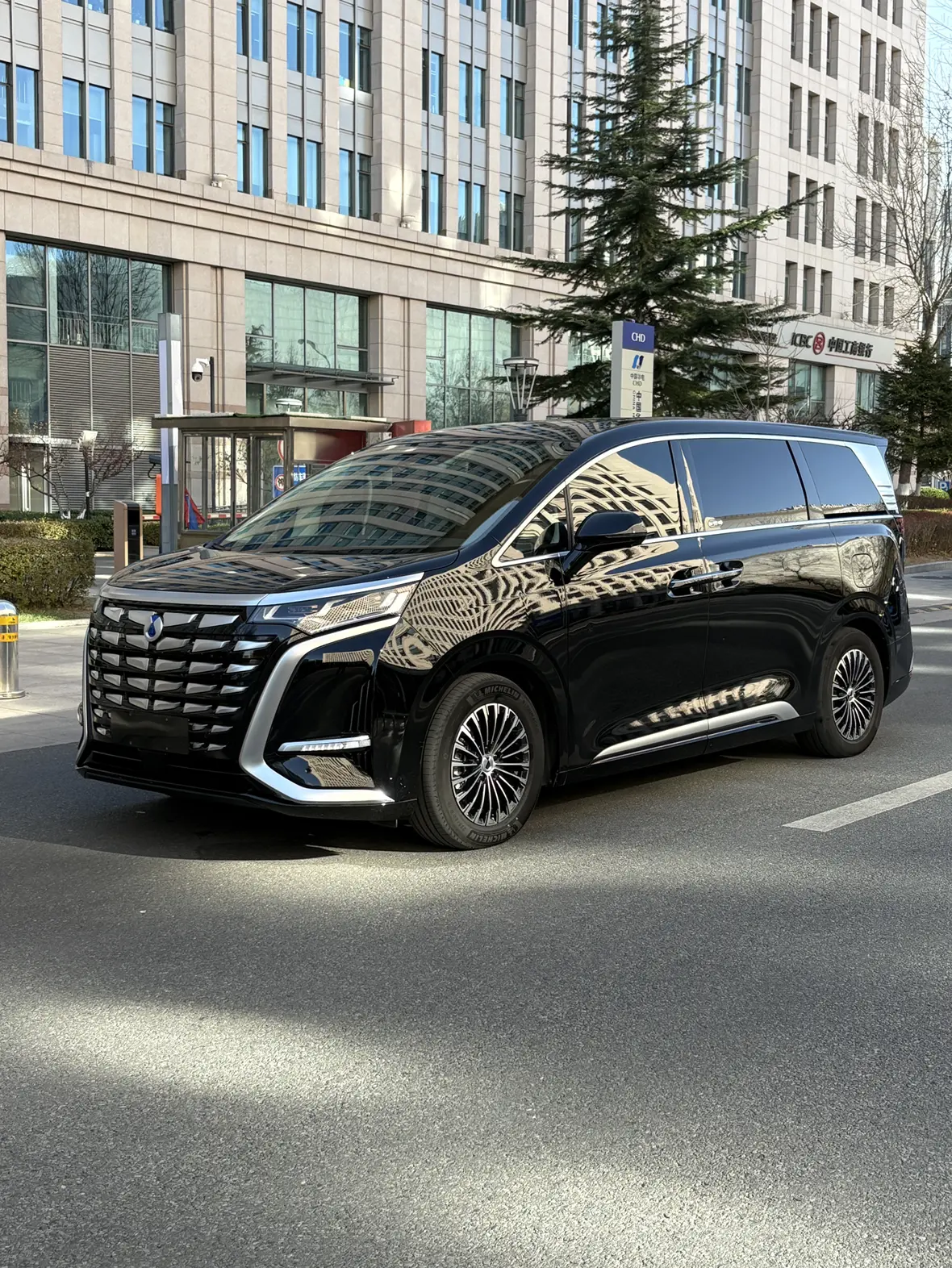 Denza D9 DM  из Китая