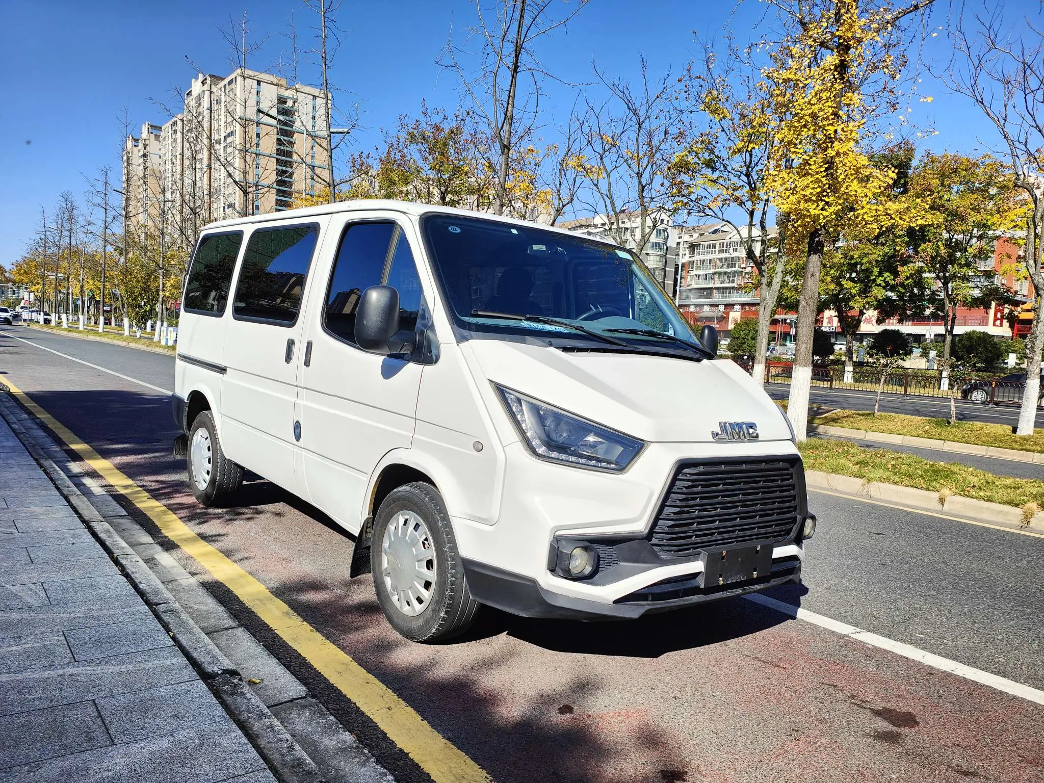 Jiangling Teshun  из Китая