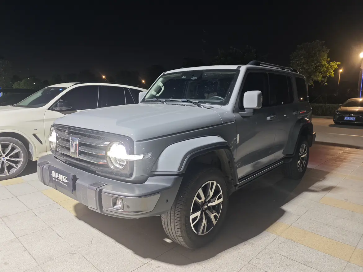 Tank 300  из Китая