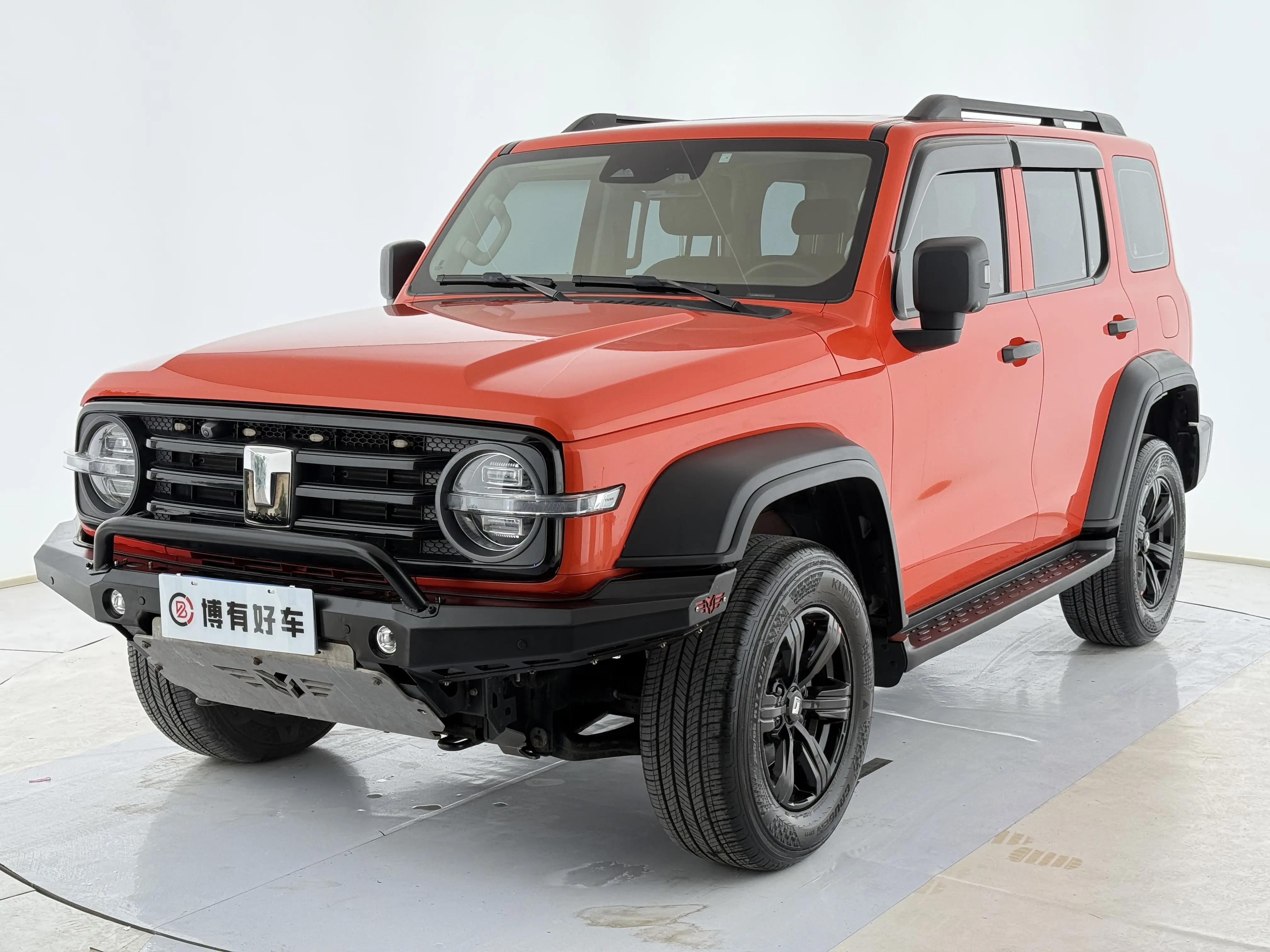 Tank 300  из Китая