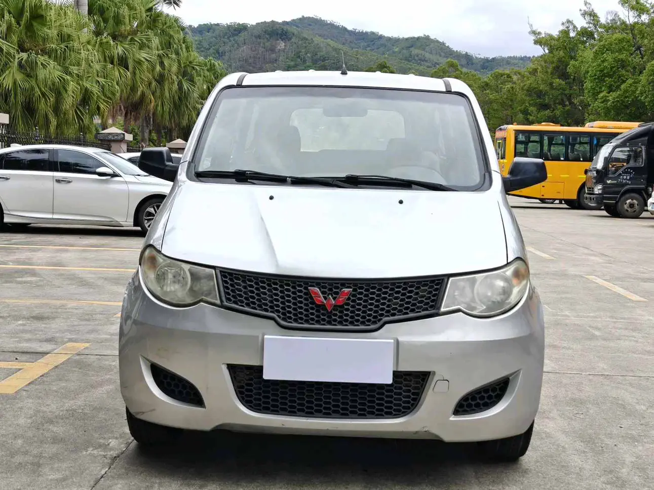 Wuling Hongguang  из Китая
