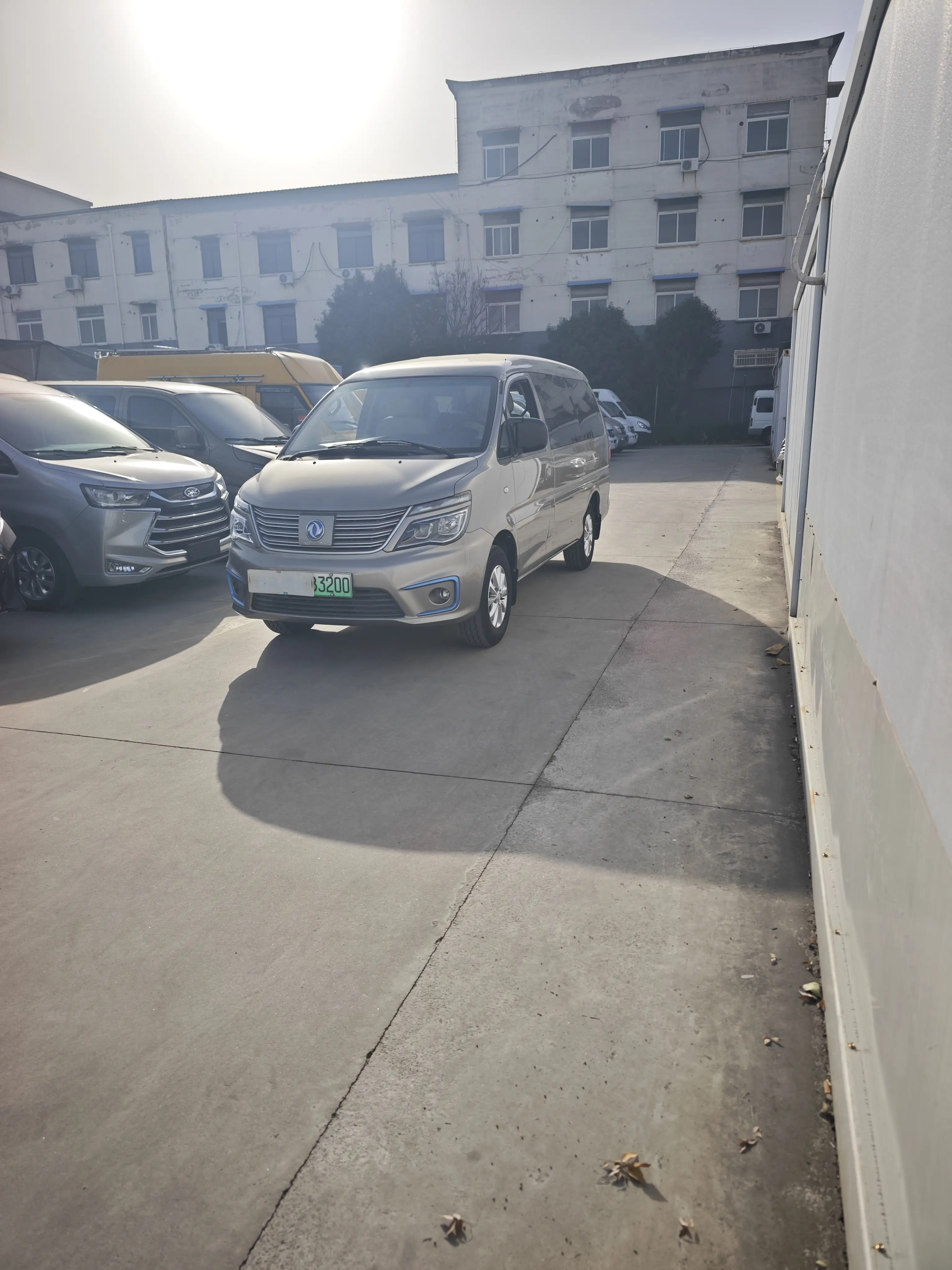 Forthing Lingzhi New Energy  из Китая