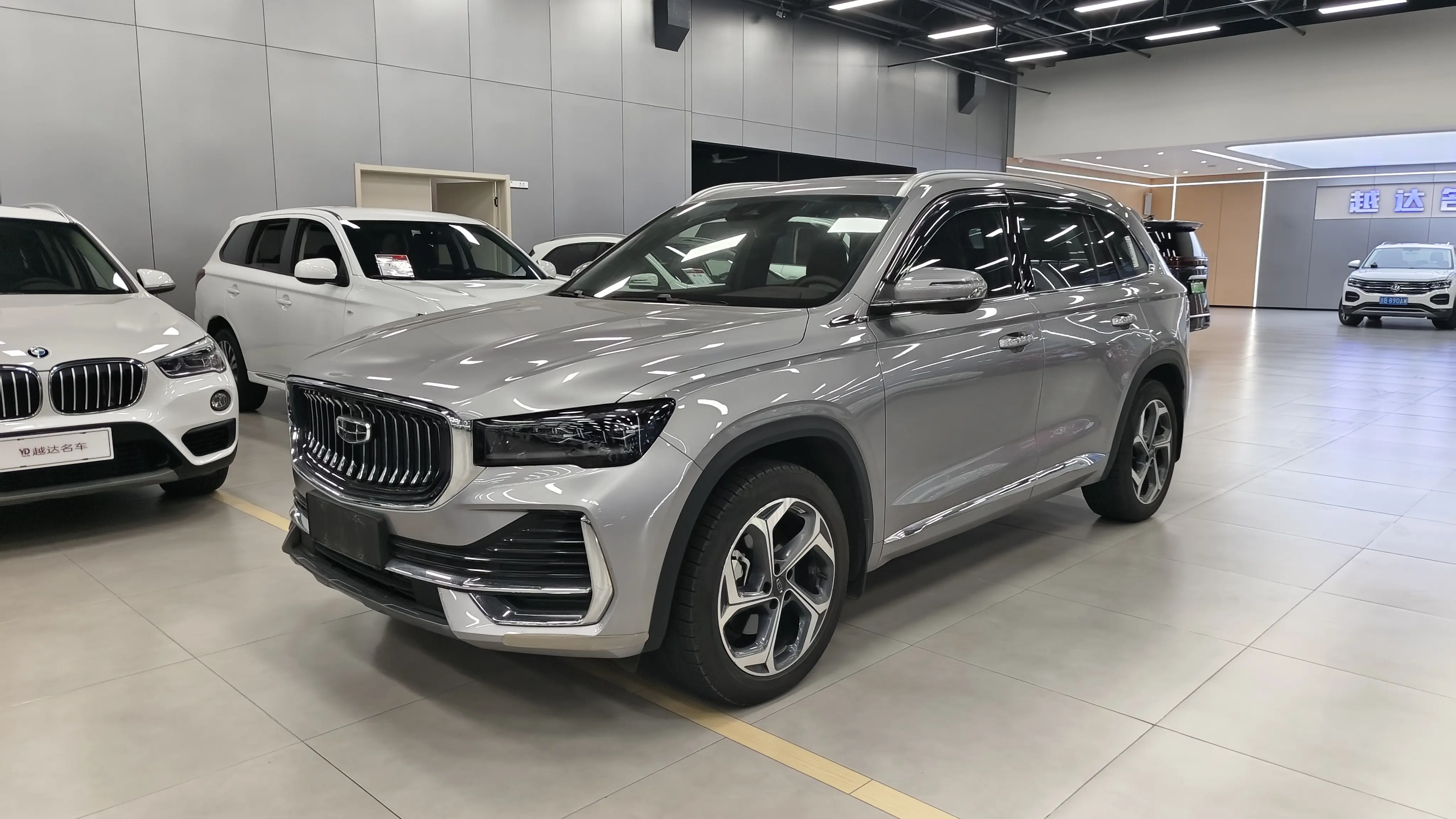 Geely Monjaro (Xingyue L)  из Китая