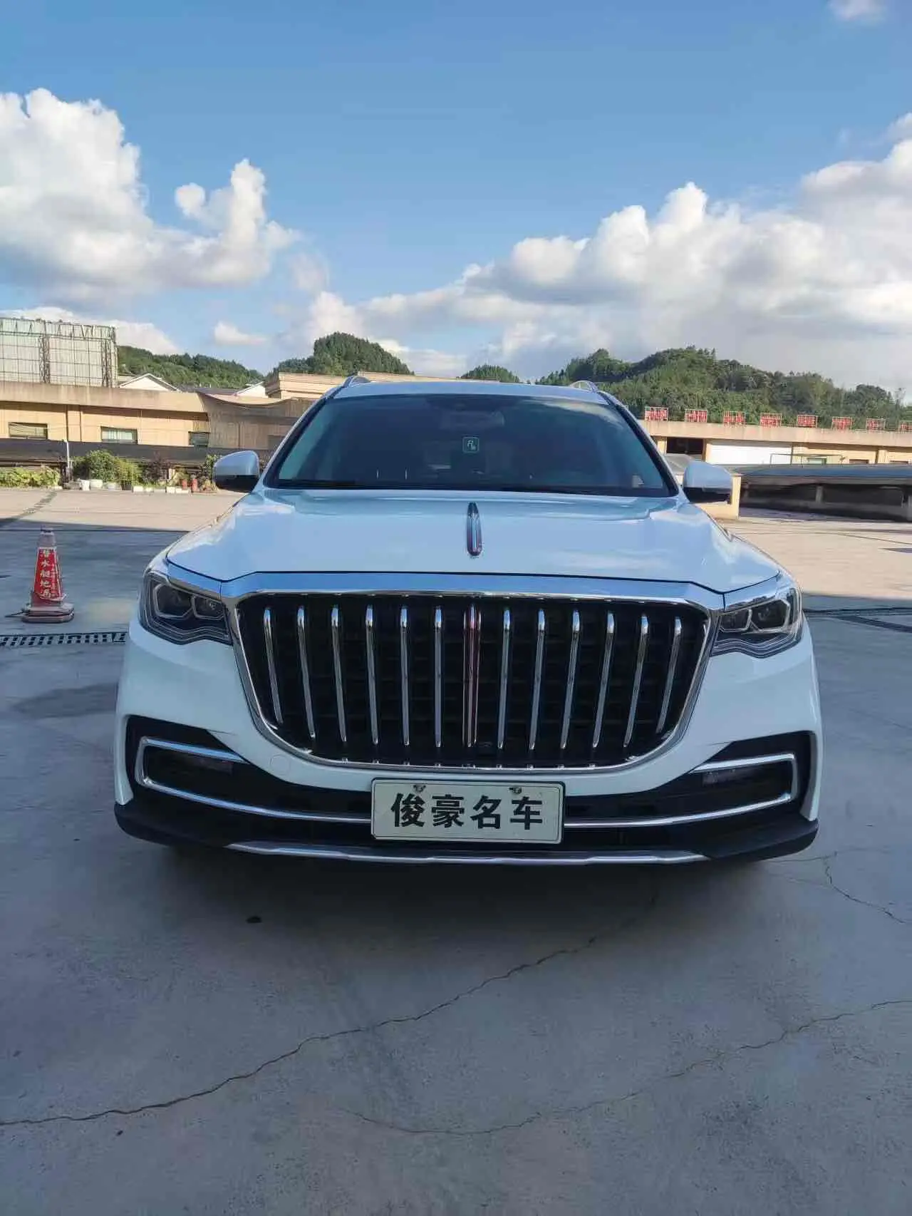 Hongqi HS7  из Китая