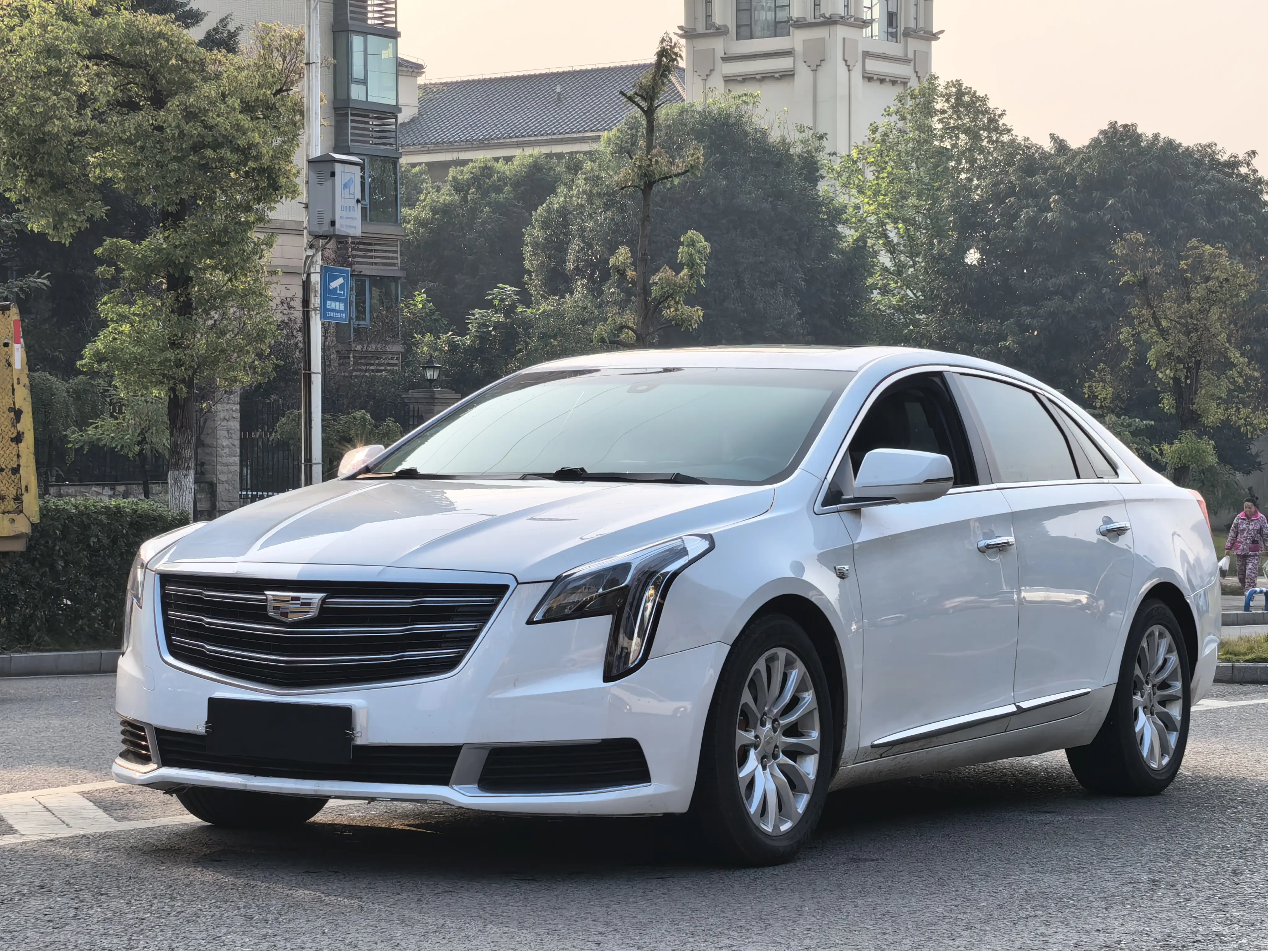 Cadillac XTS  из Китая