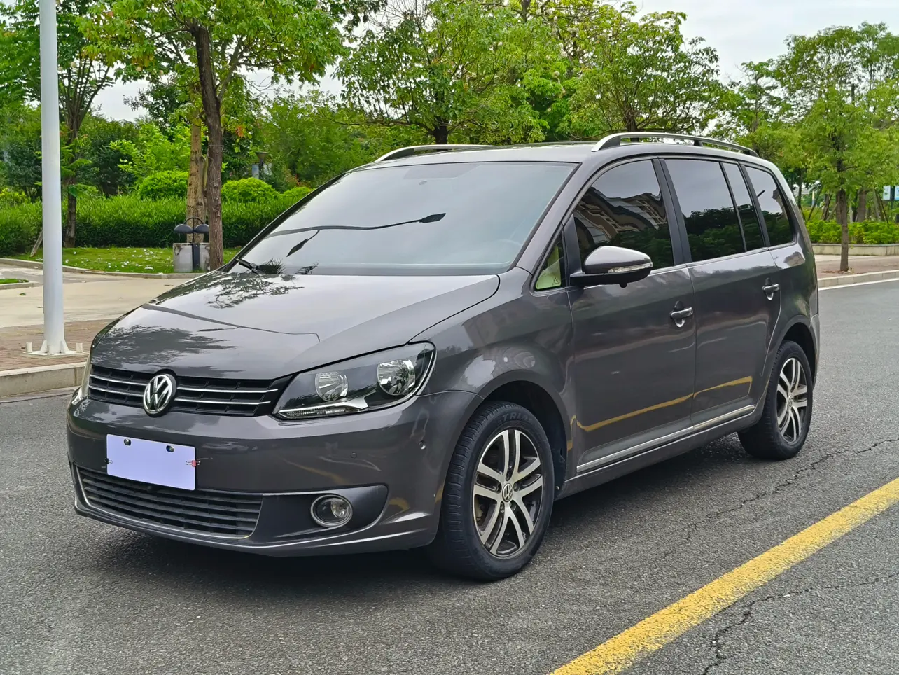 Volkswagen Touran  из Китая