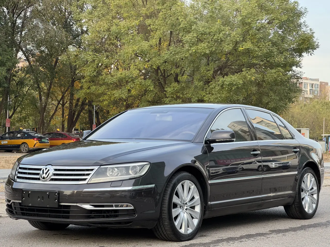 Volkswagen Phaeton  из Китая