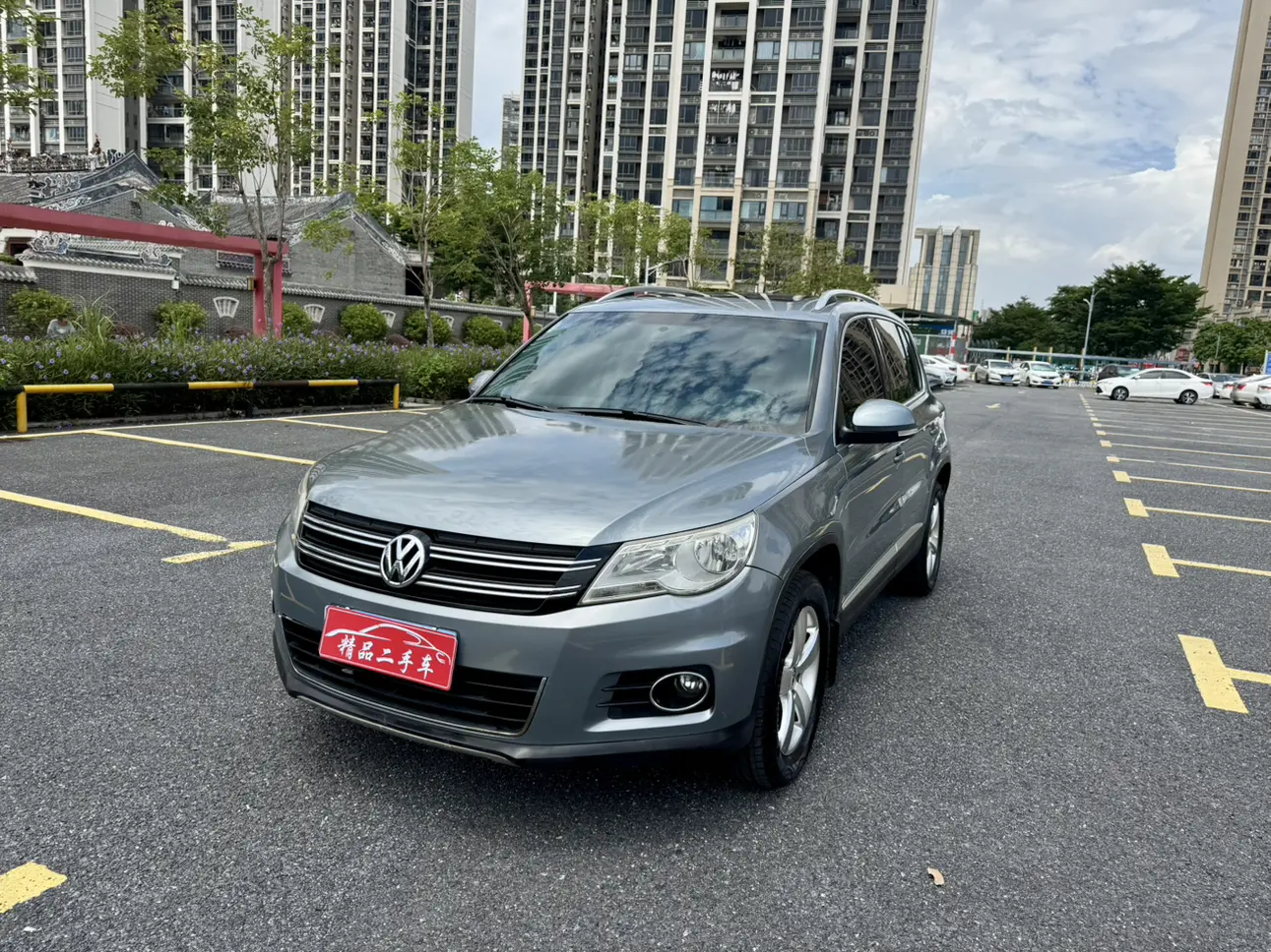 Volkswagen Tiguan (Tharu)