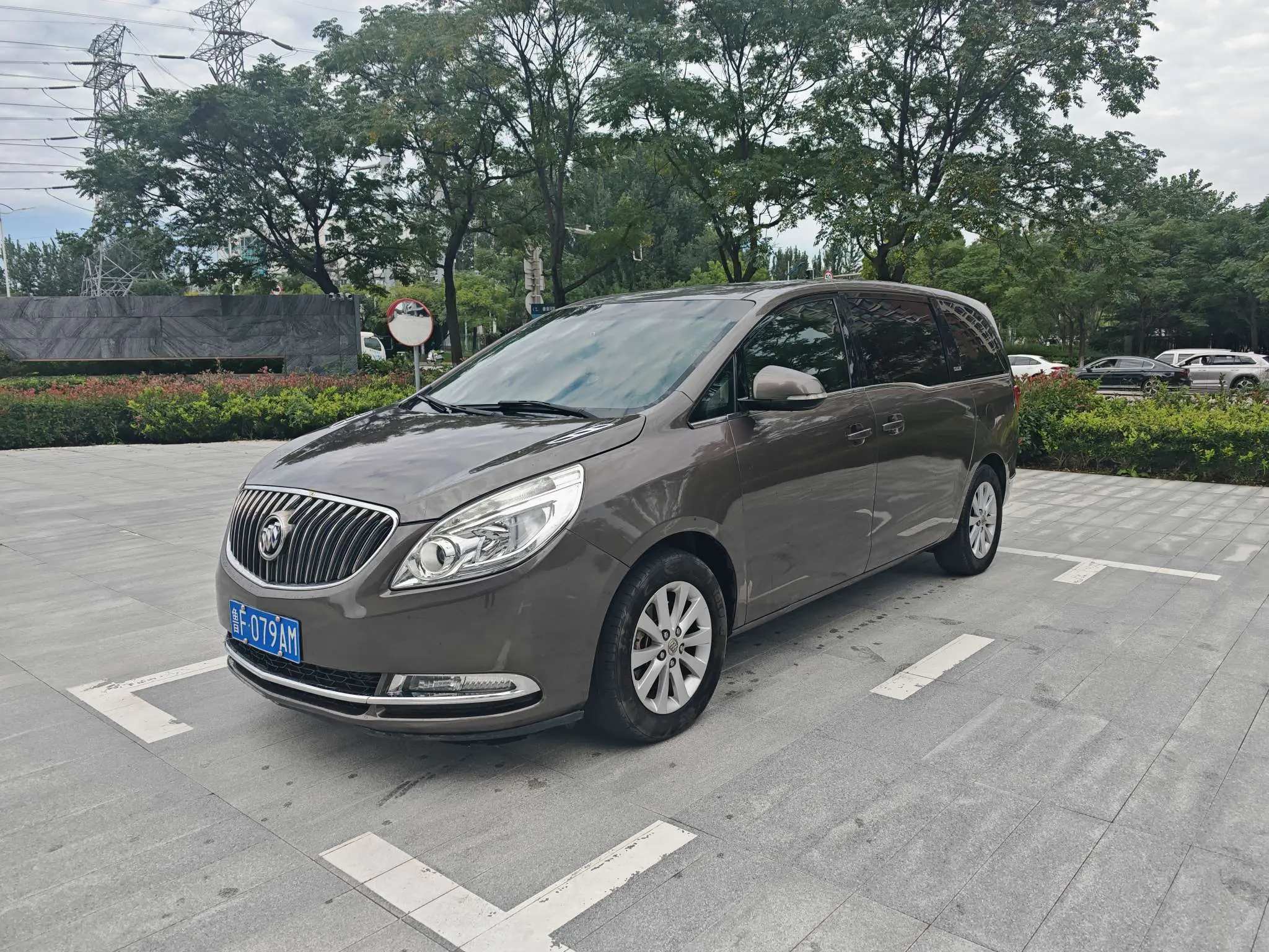 Buick GL8  из Китая