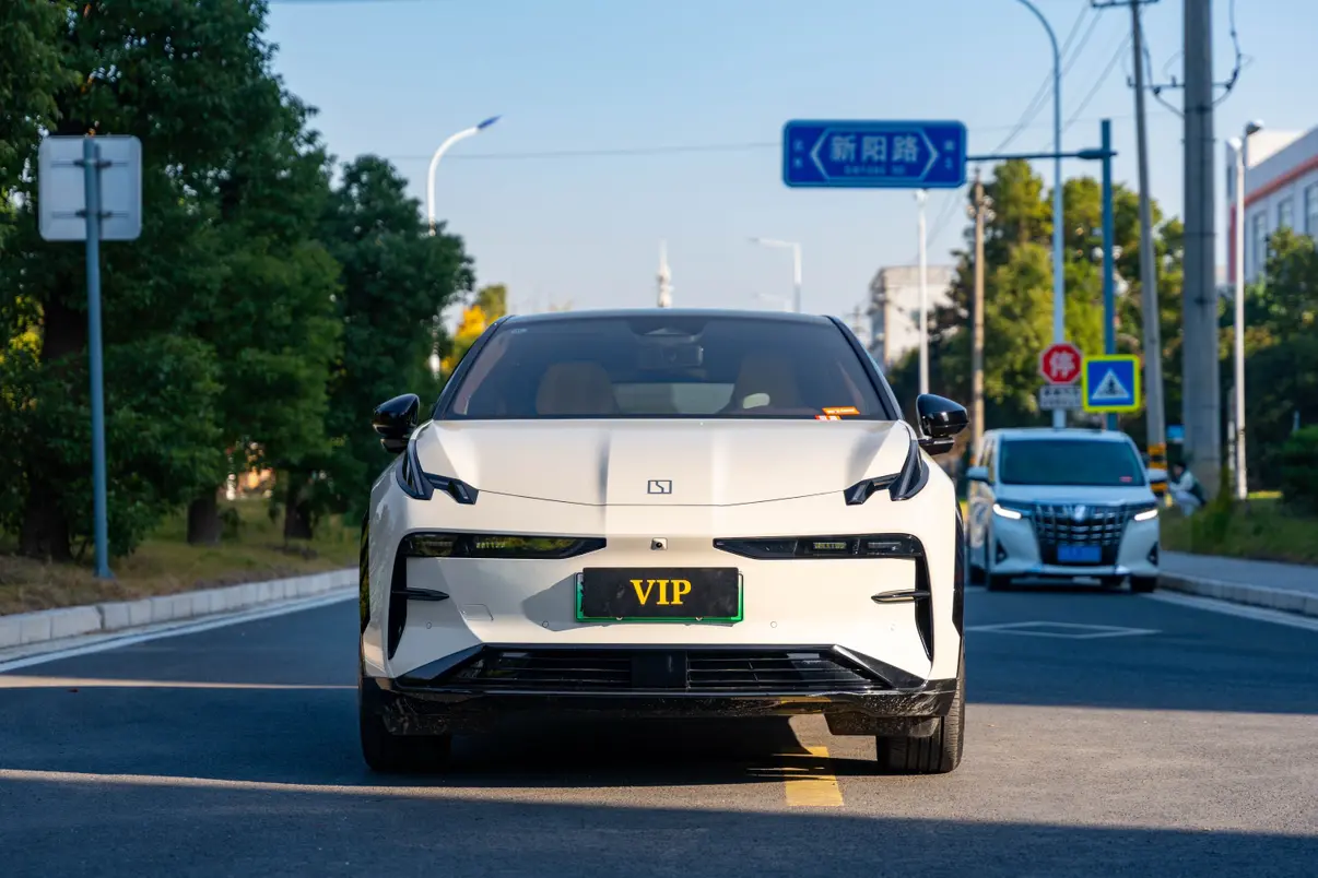 ZEEKR X  из Китая