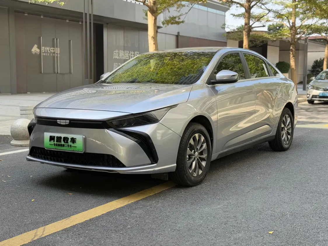 Geely Geometry G6  из Китая