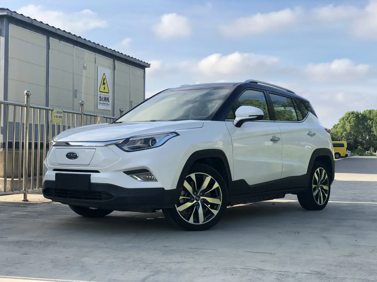 Jiangxi JAC iEVS4  из Китая
