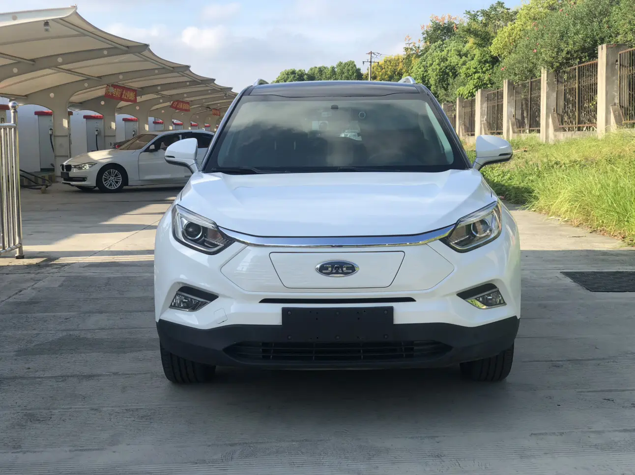 Jiangxi JAC iEVS4  из Китая