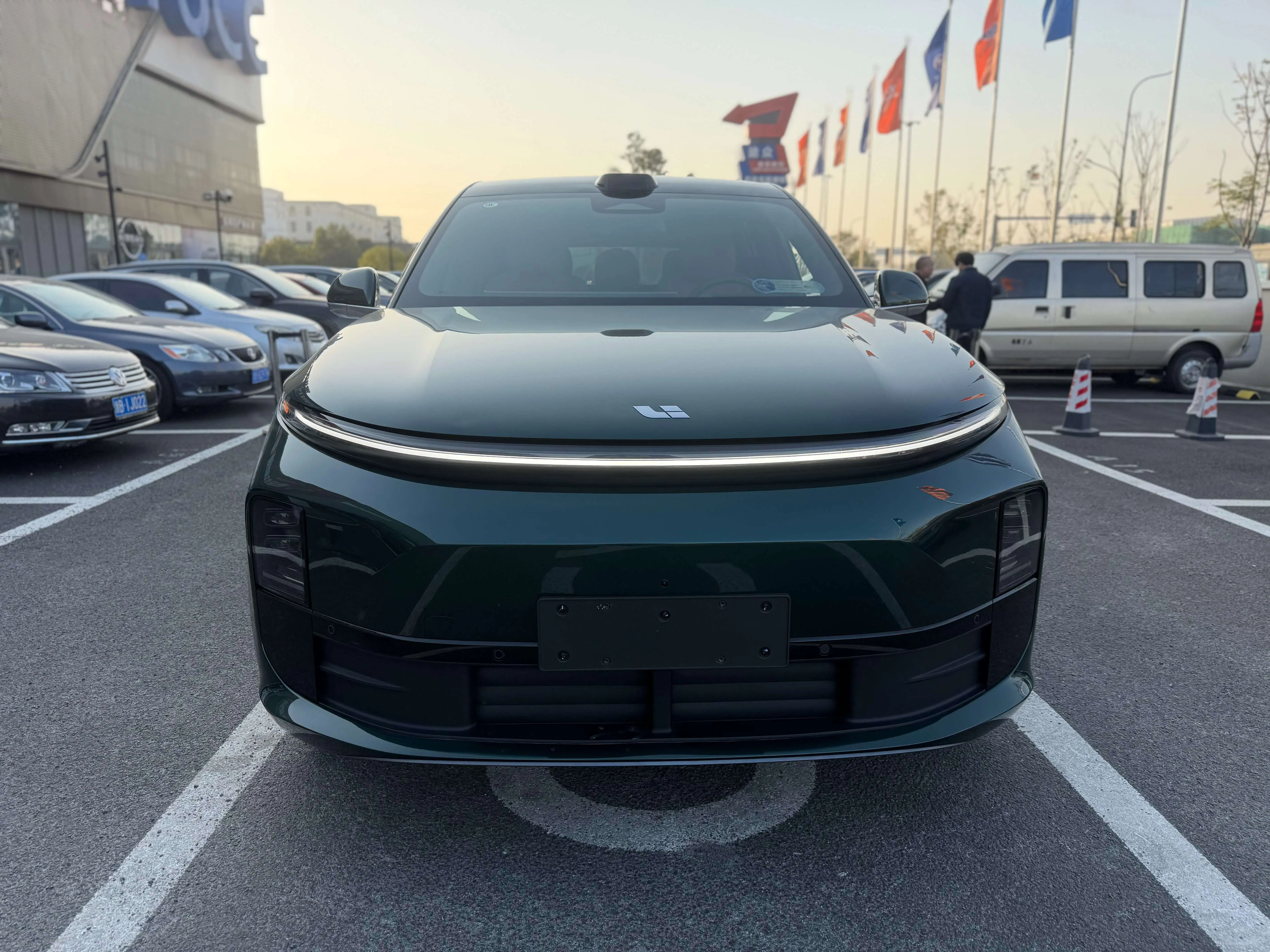 Li L6 (Ideal L6)  из Китая