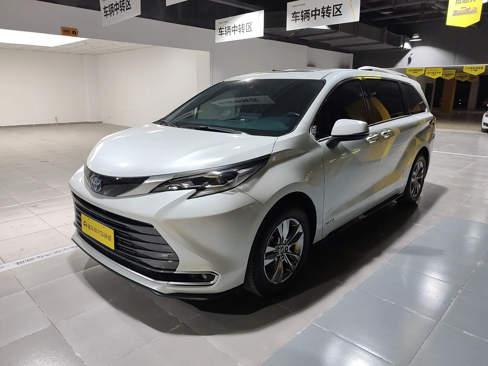 Toyota Sienna  из Китая