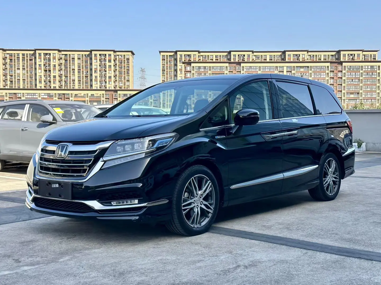 Honda Elysion (Alison)  из Китая