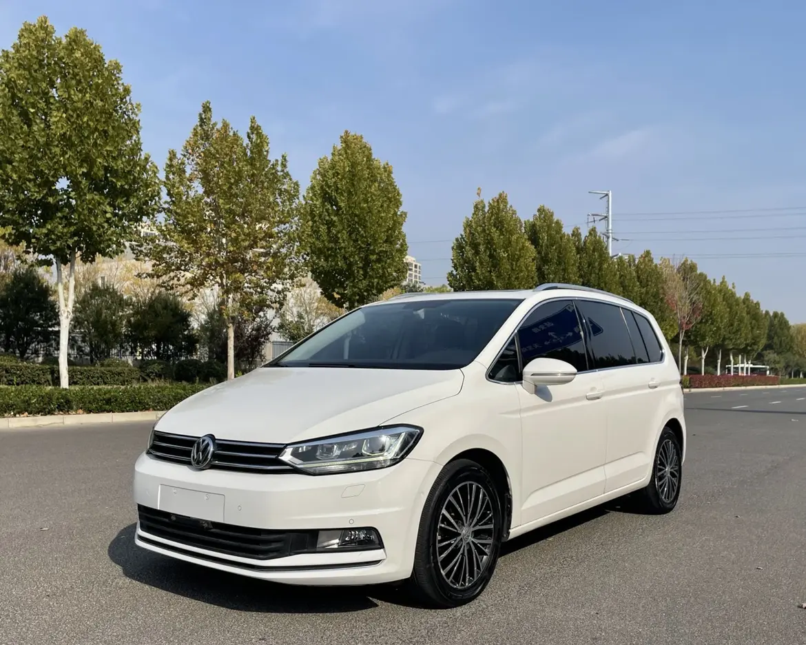 Volkswagen Touran L  из Китая