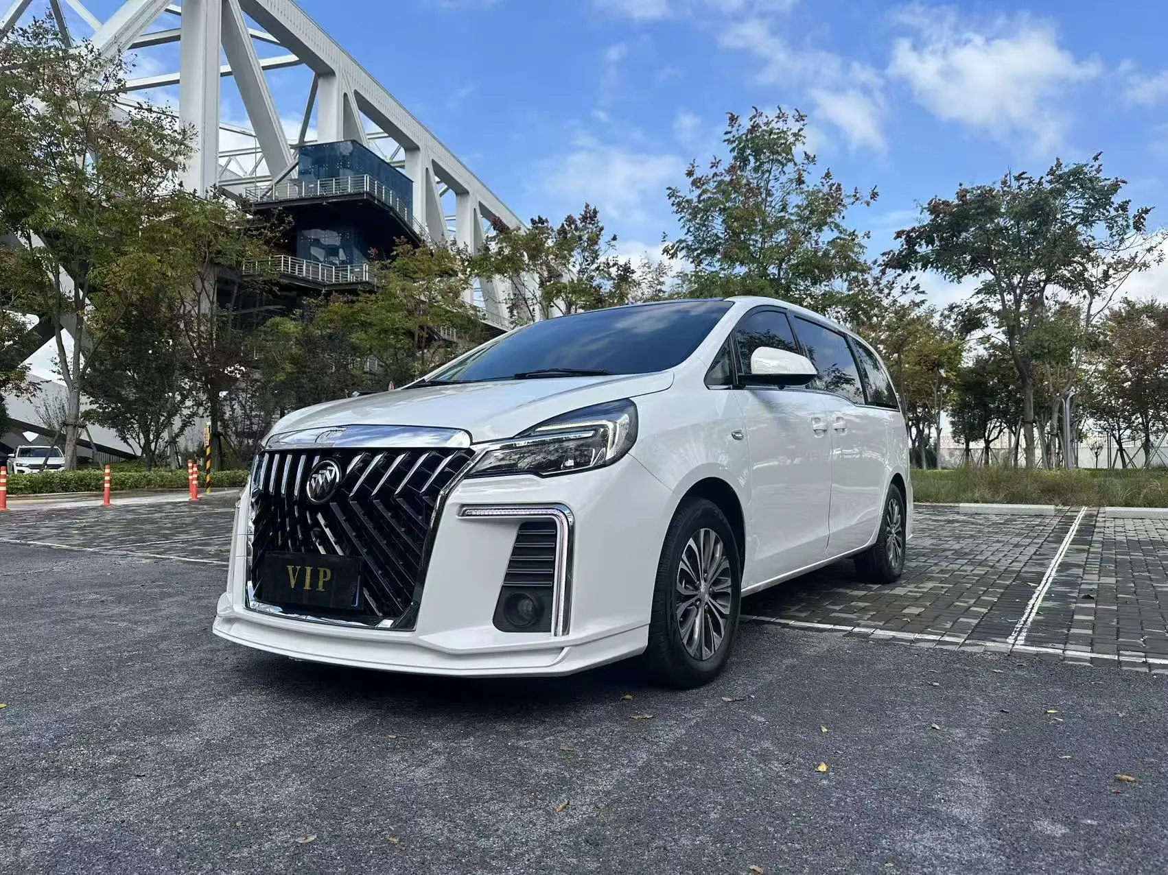 Buick GL8  из Китая