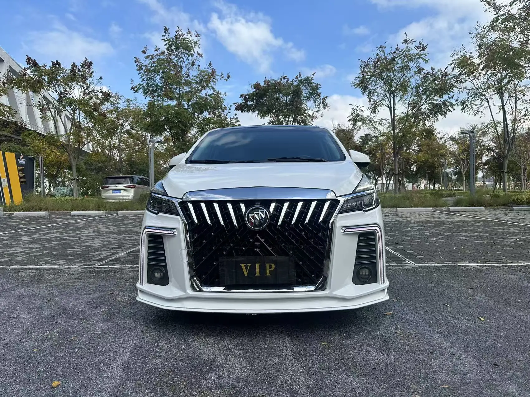 Buick GL8  из Китая