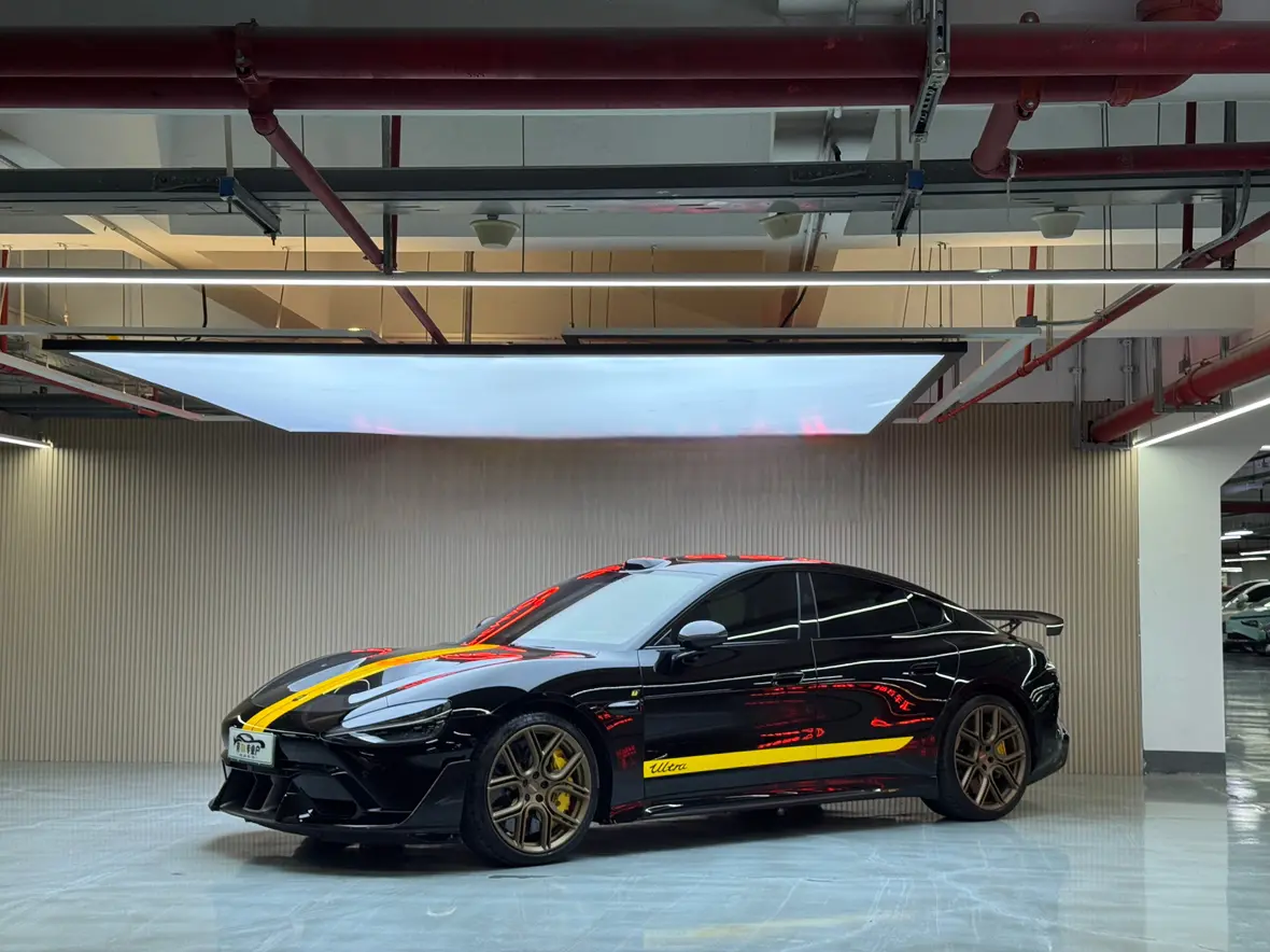 Xiaomi car Xiaomi SU7 Ultra  из Китая